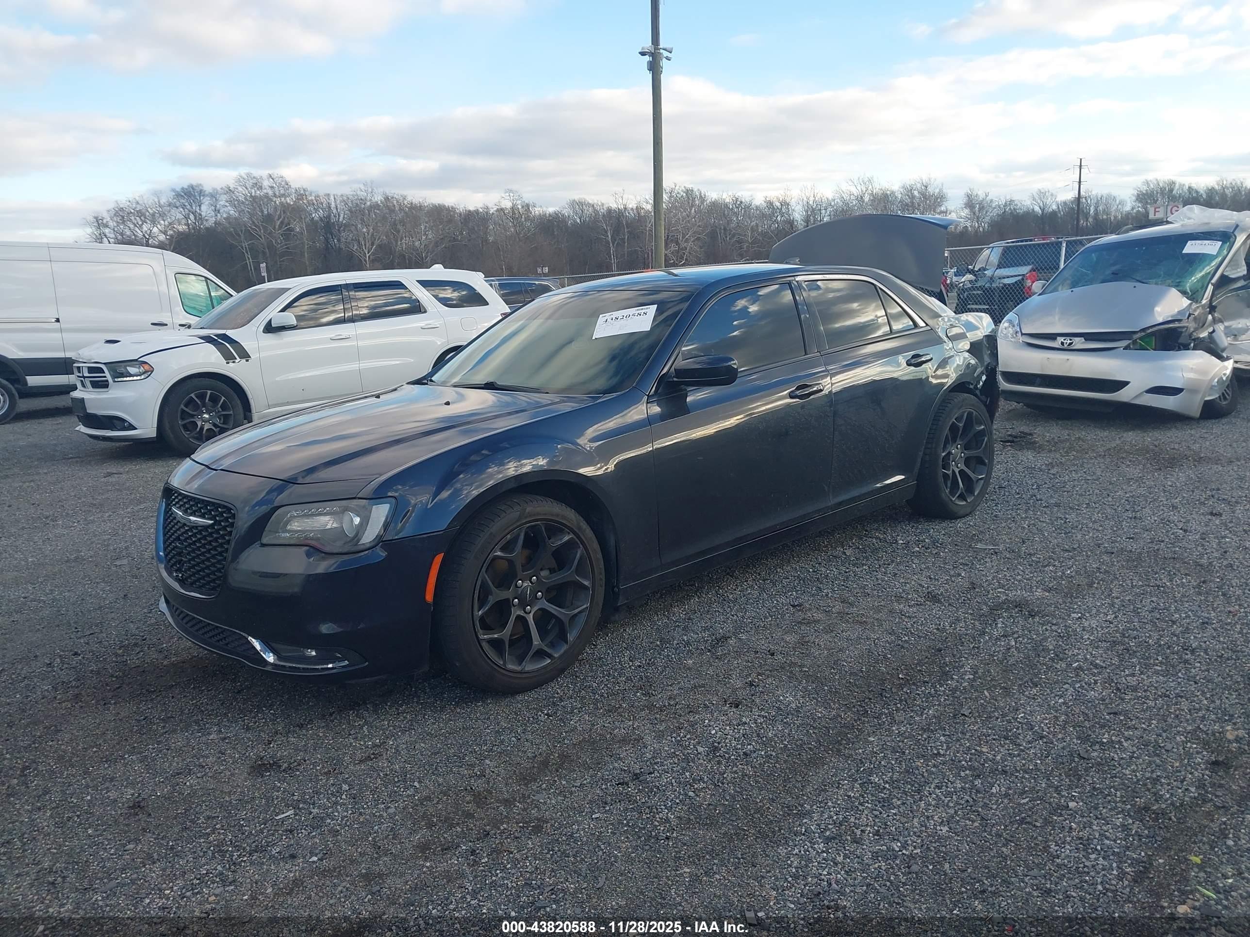 CHRYSLER 300 image 2