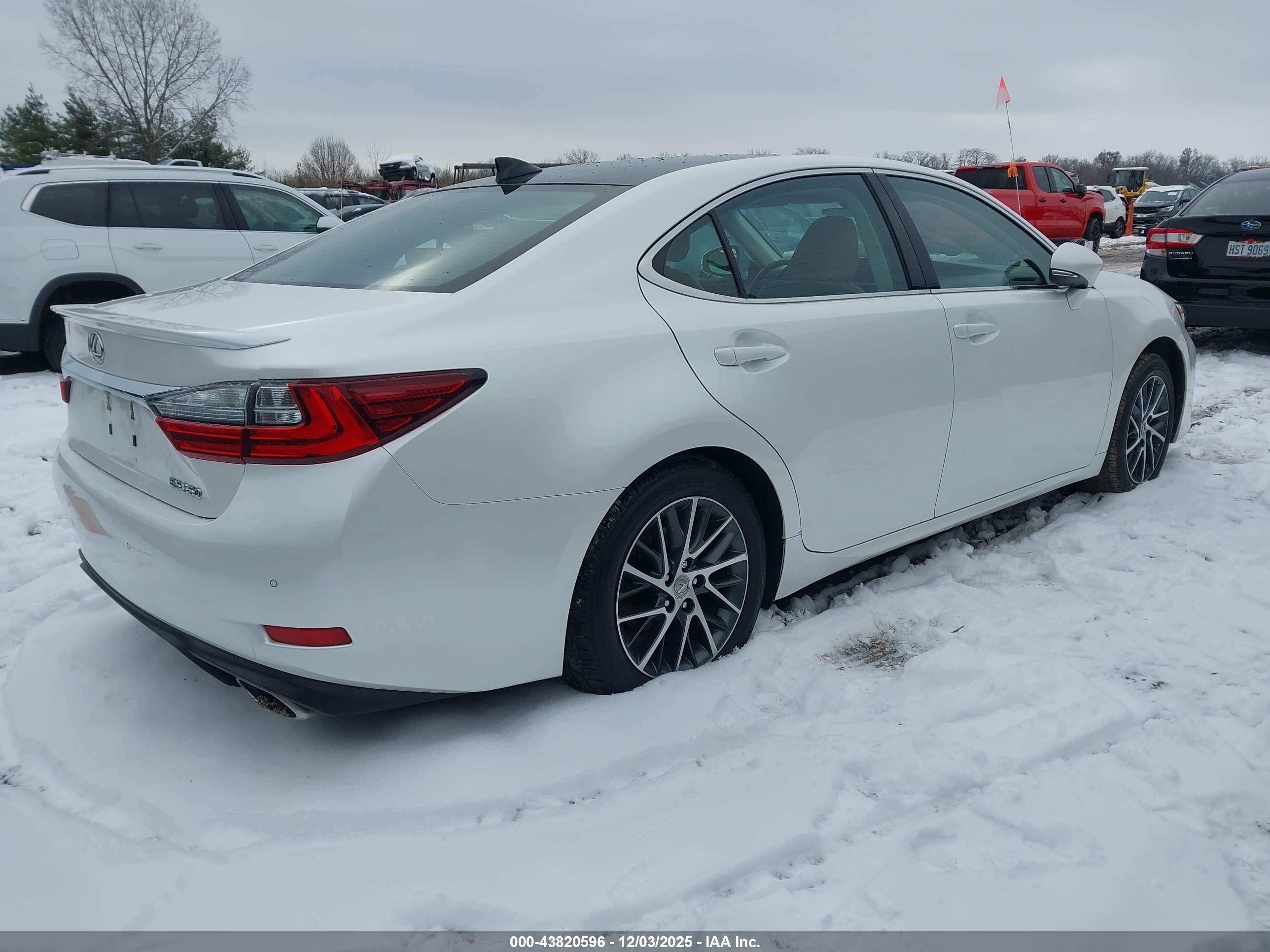 LEXUS ES image 4