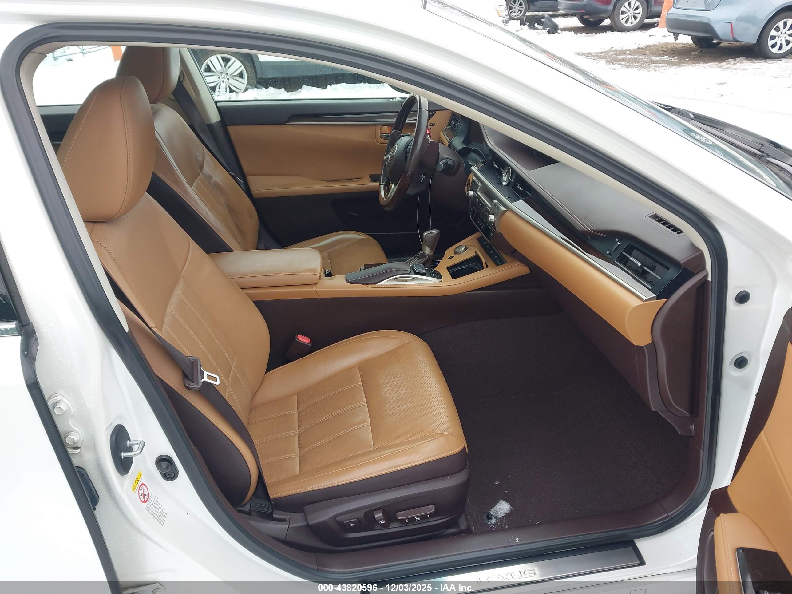 LEXUS ES image 5