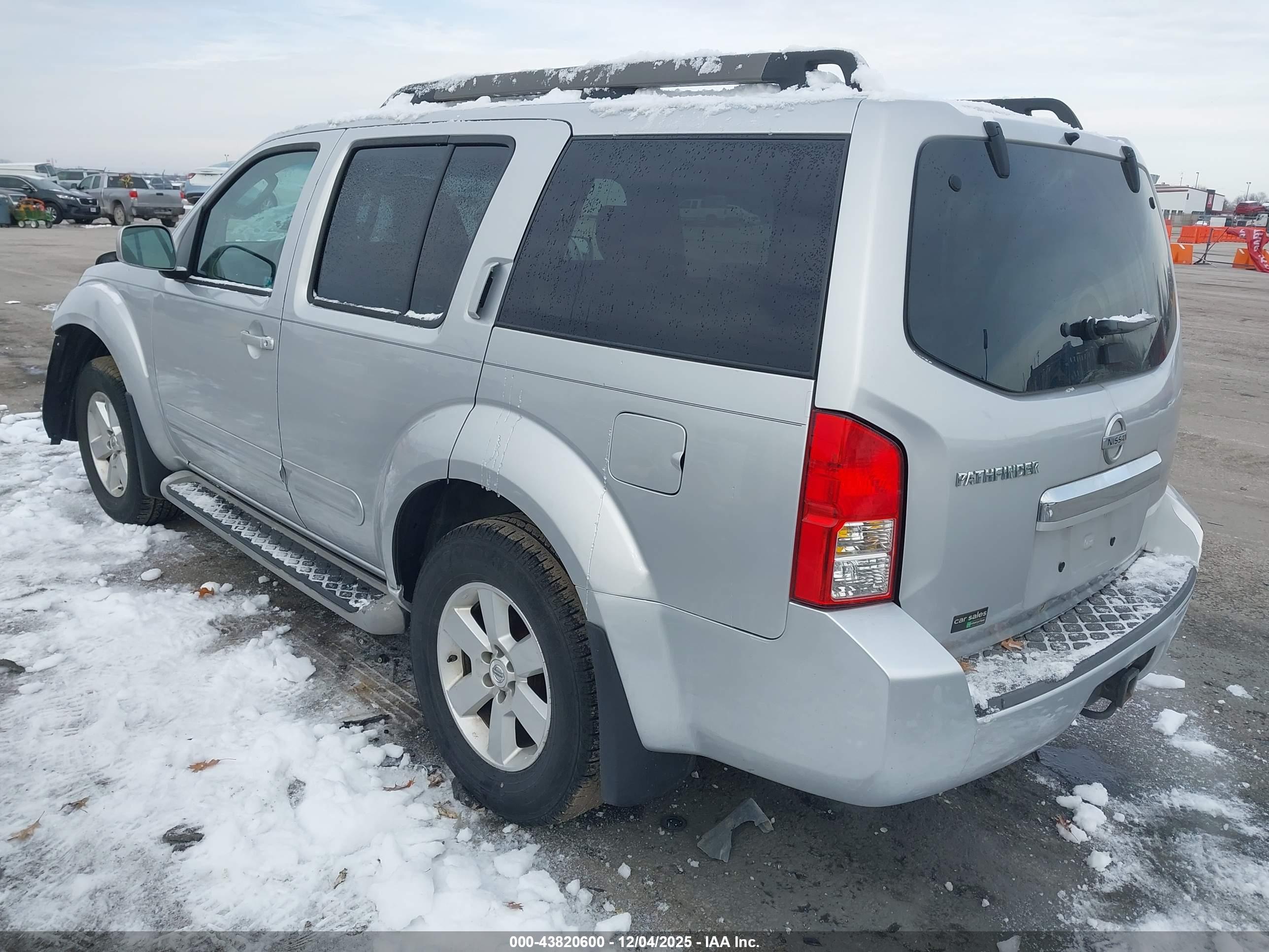NISSAN PATHFINDER image 3