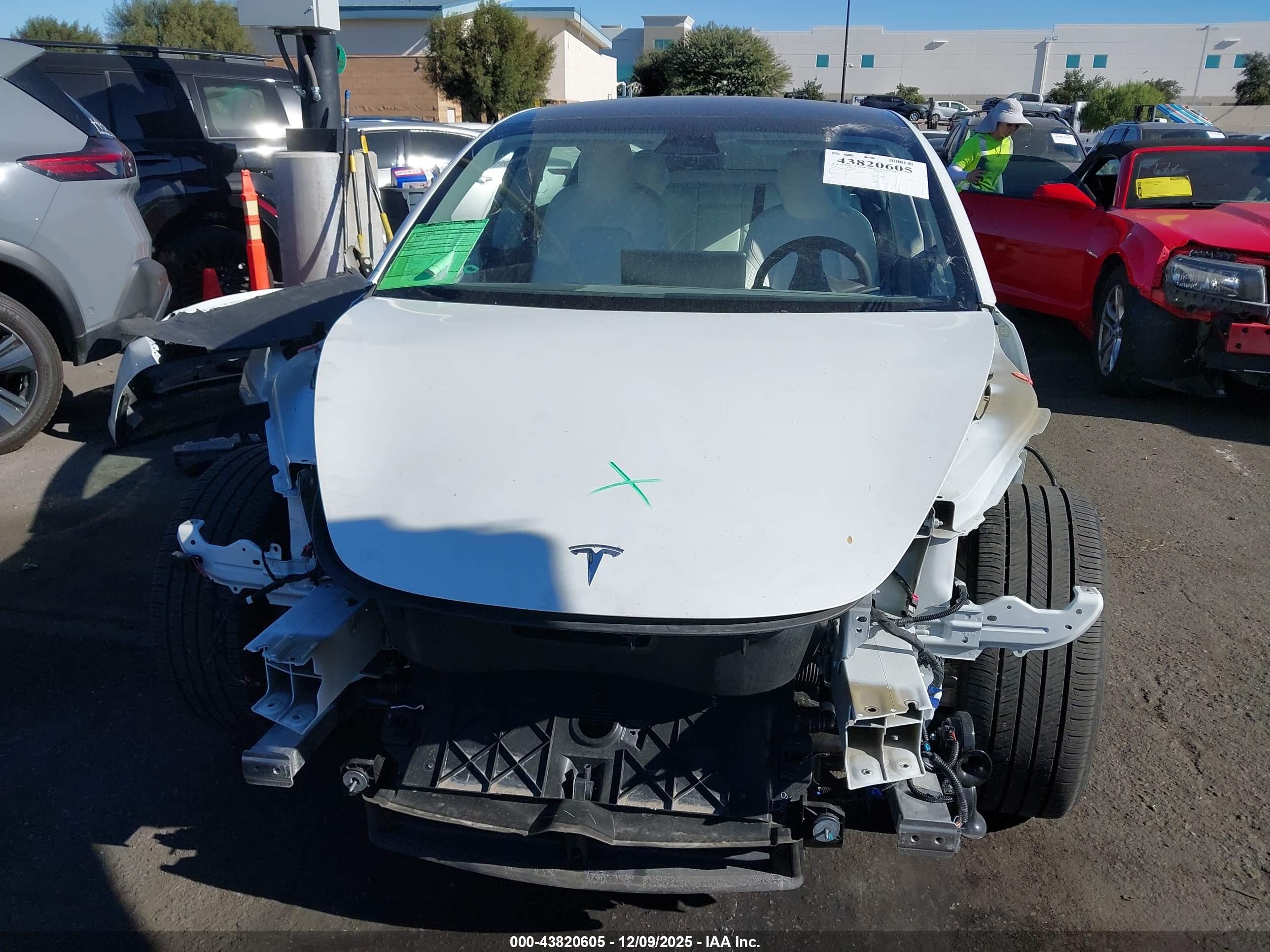 TESLA MODEL image 10