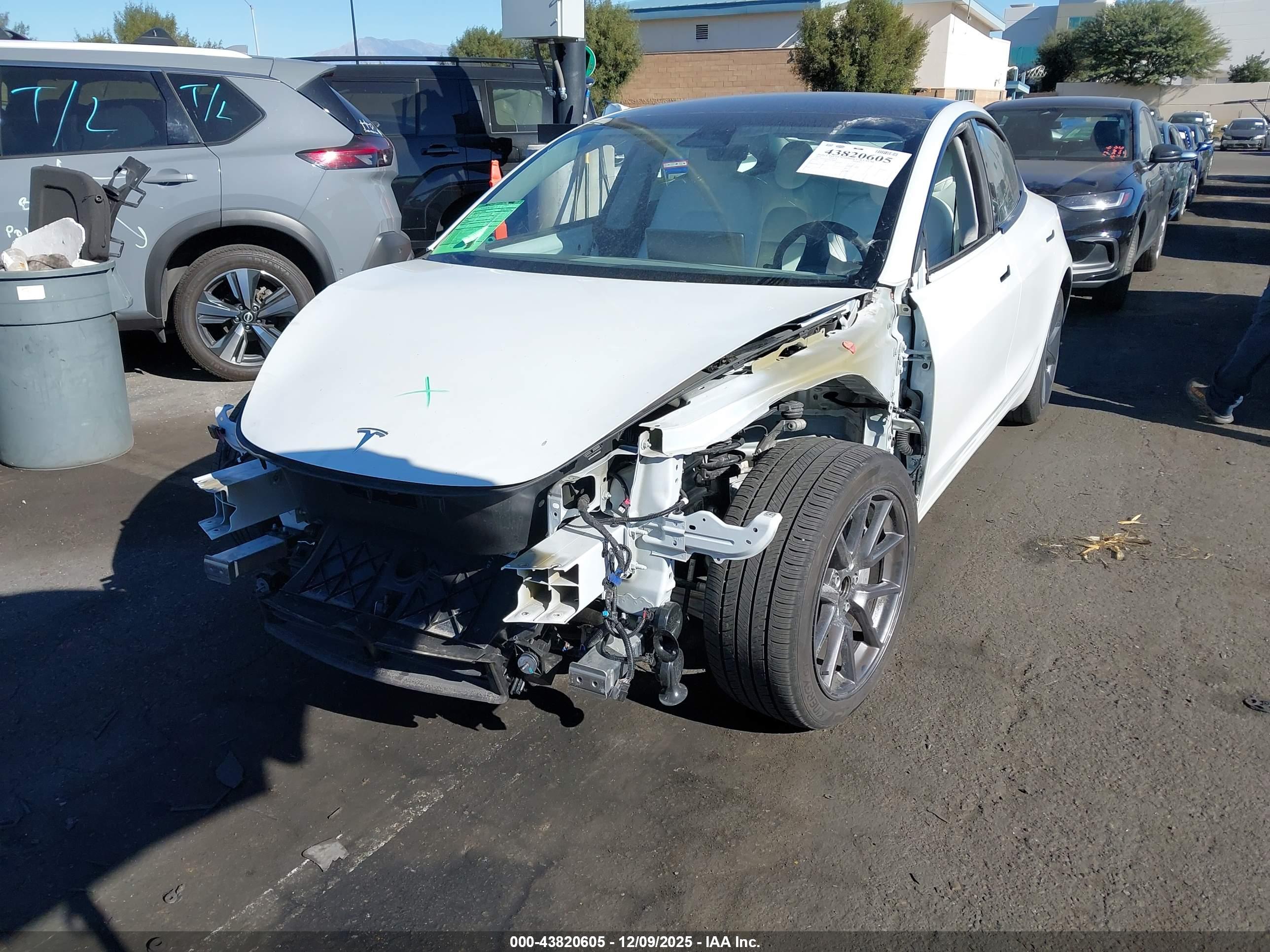 TESLA MODEL image 2