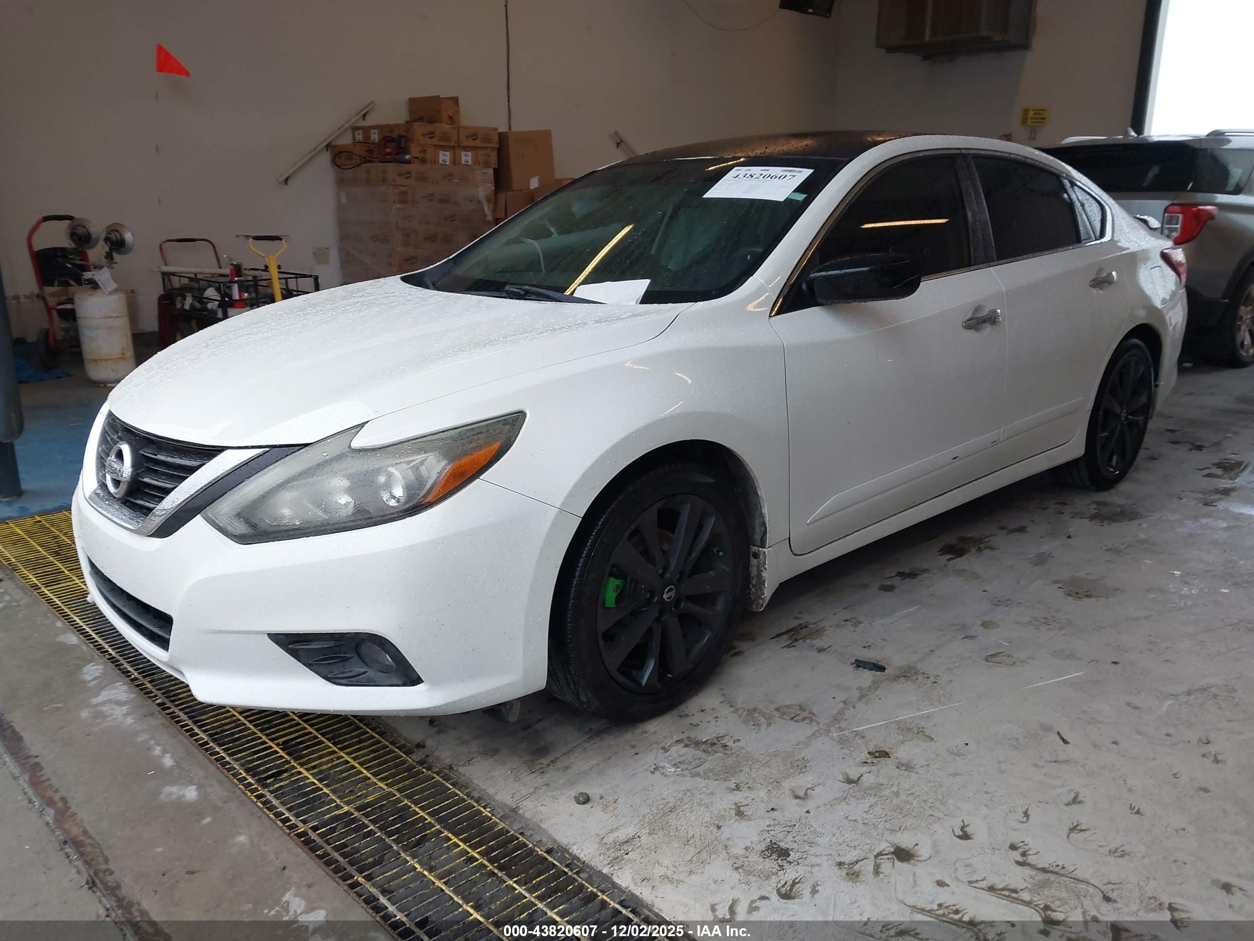 NISSAN ALTIMA image 2