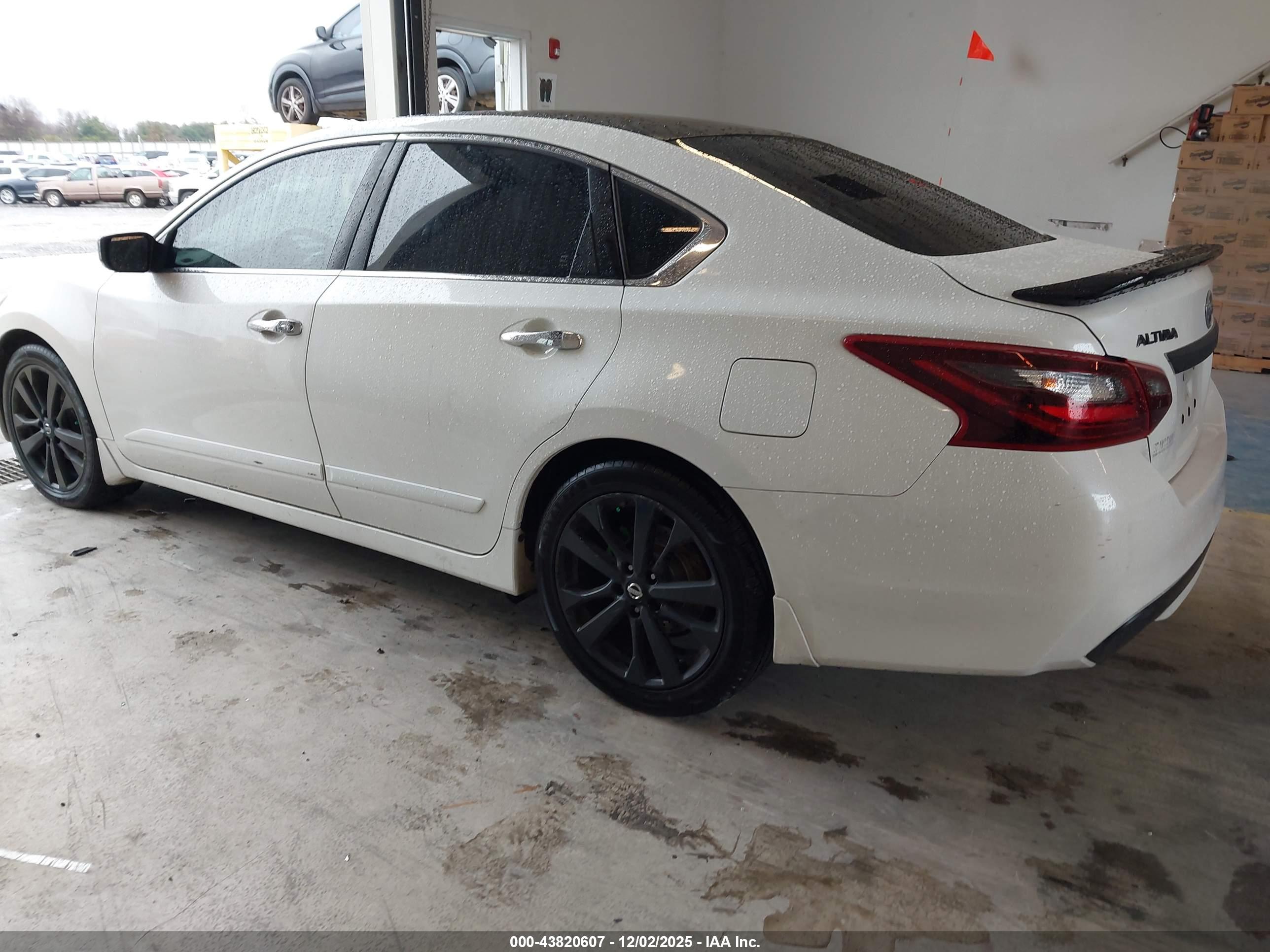 NISSAN ALTIMA image 3