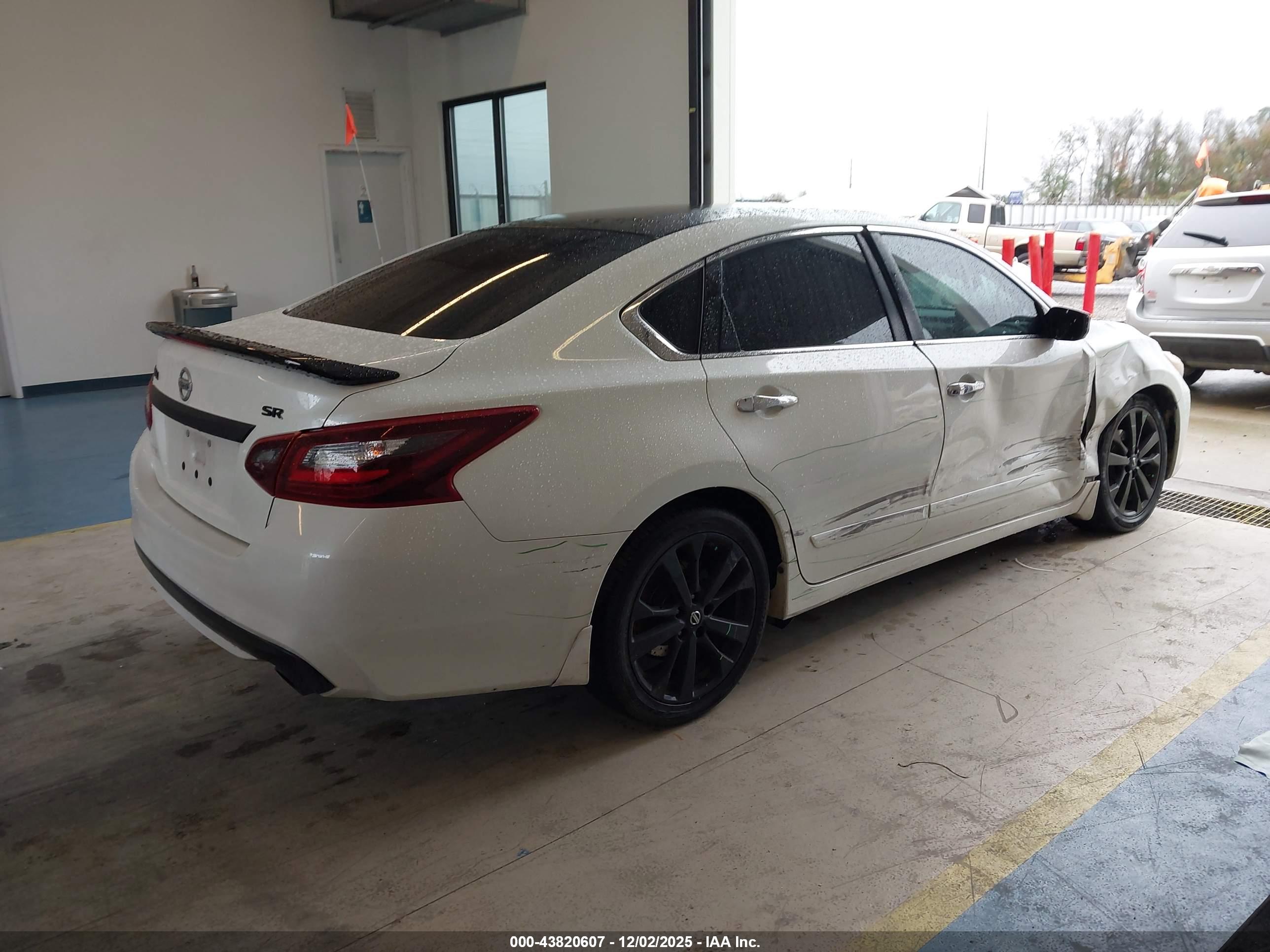 NISSAN ALTIMA image 4