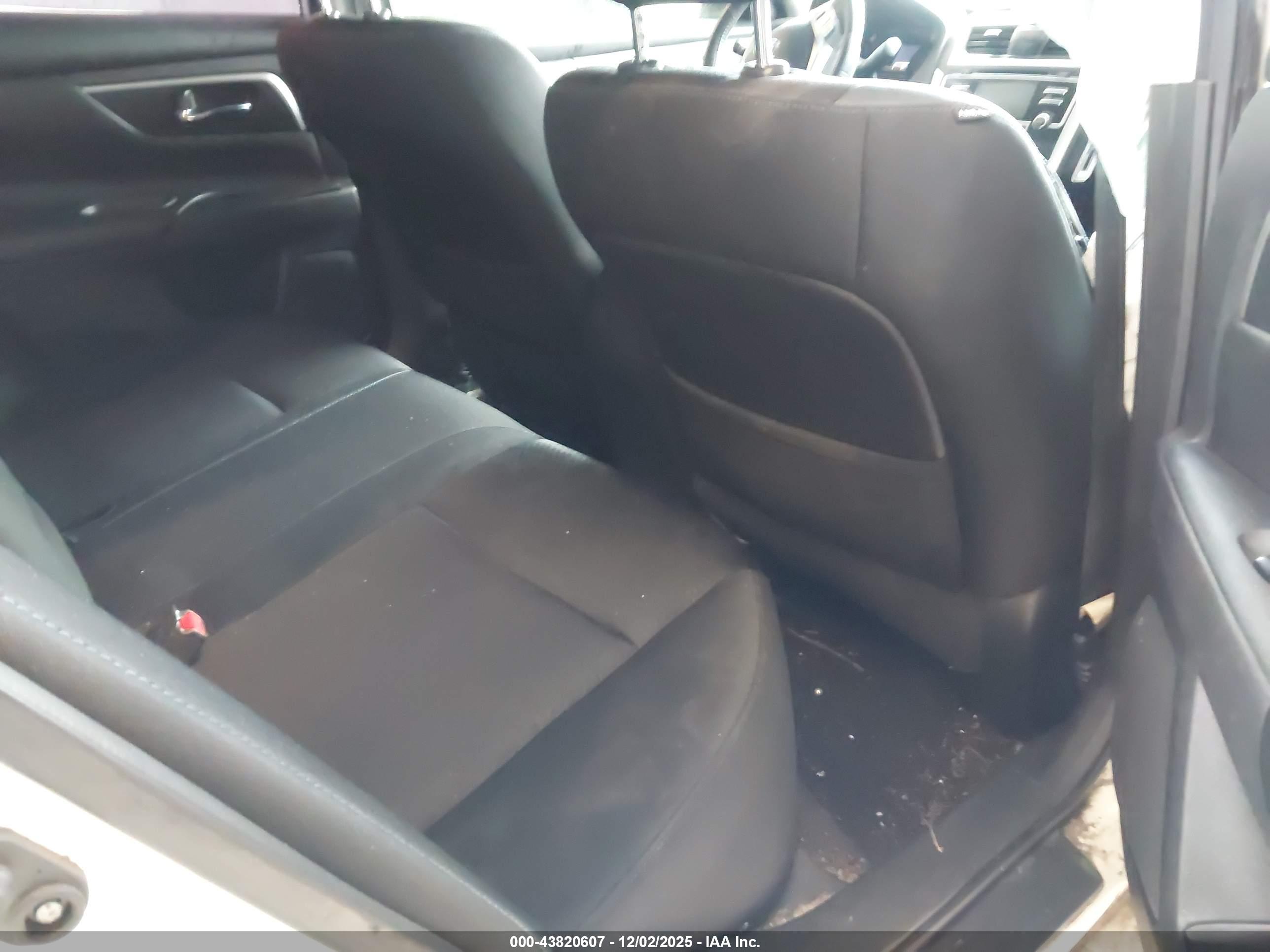 NISSAN ALTIMA image 8