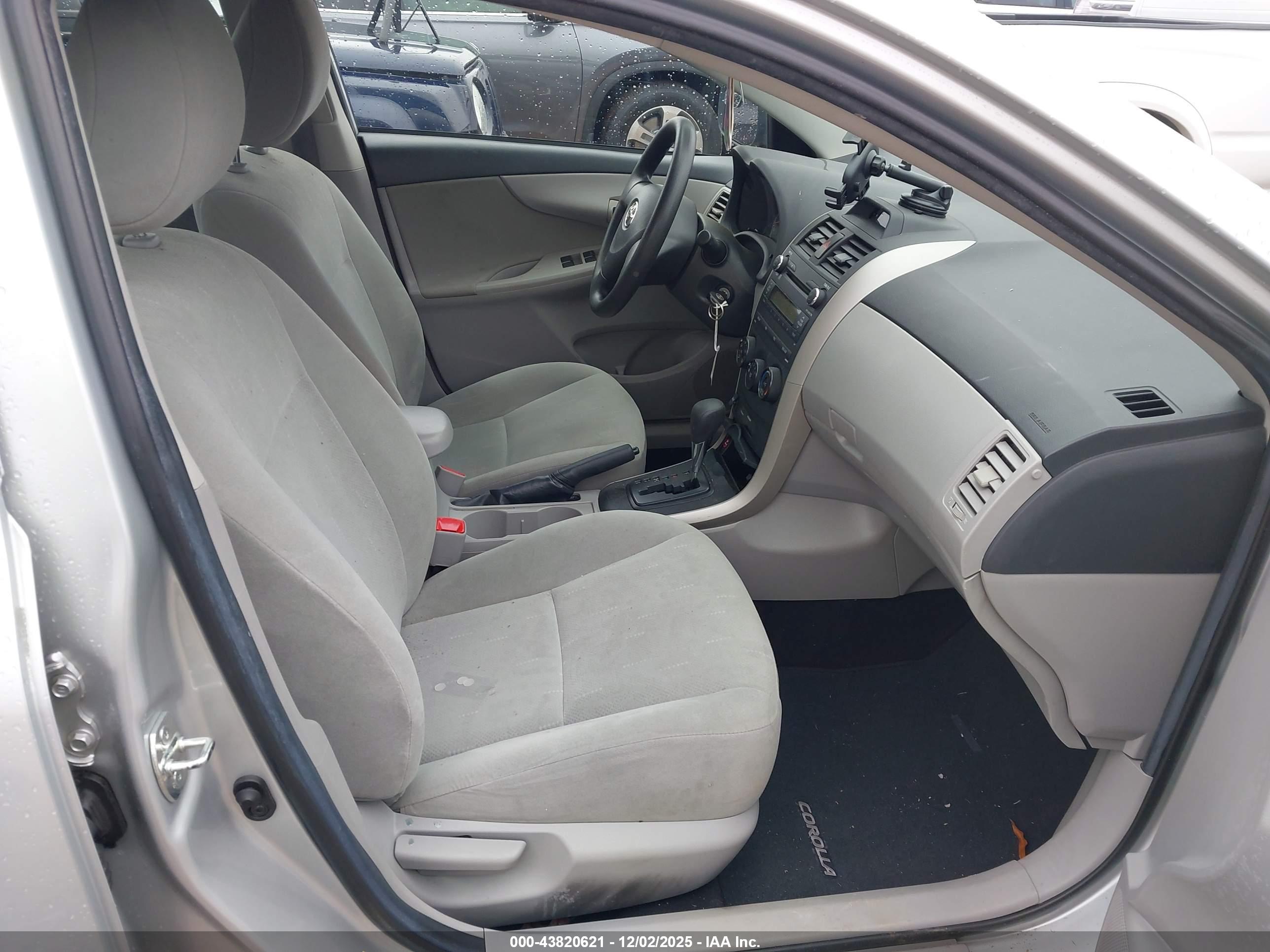 TOYOTA COROLLA image 5