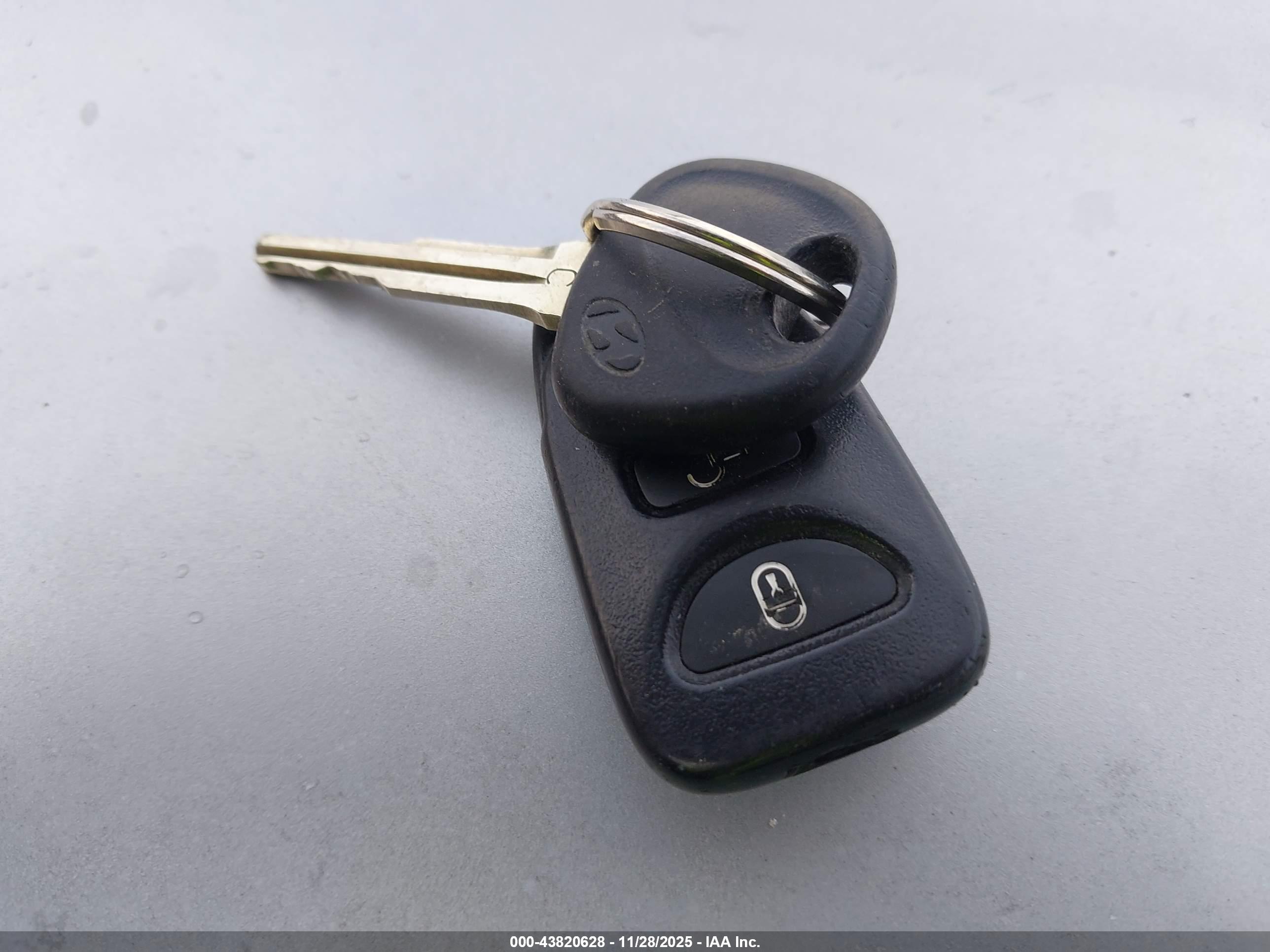 HYUNDAI SANTA image 11