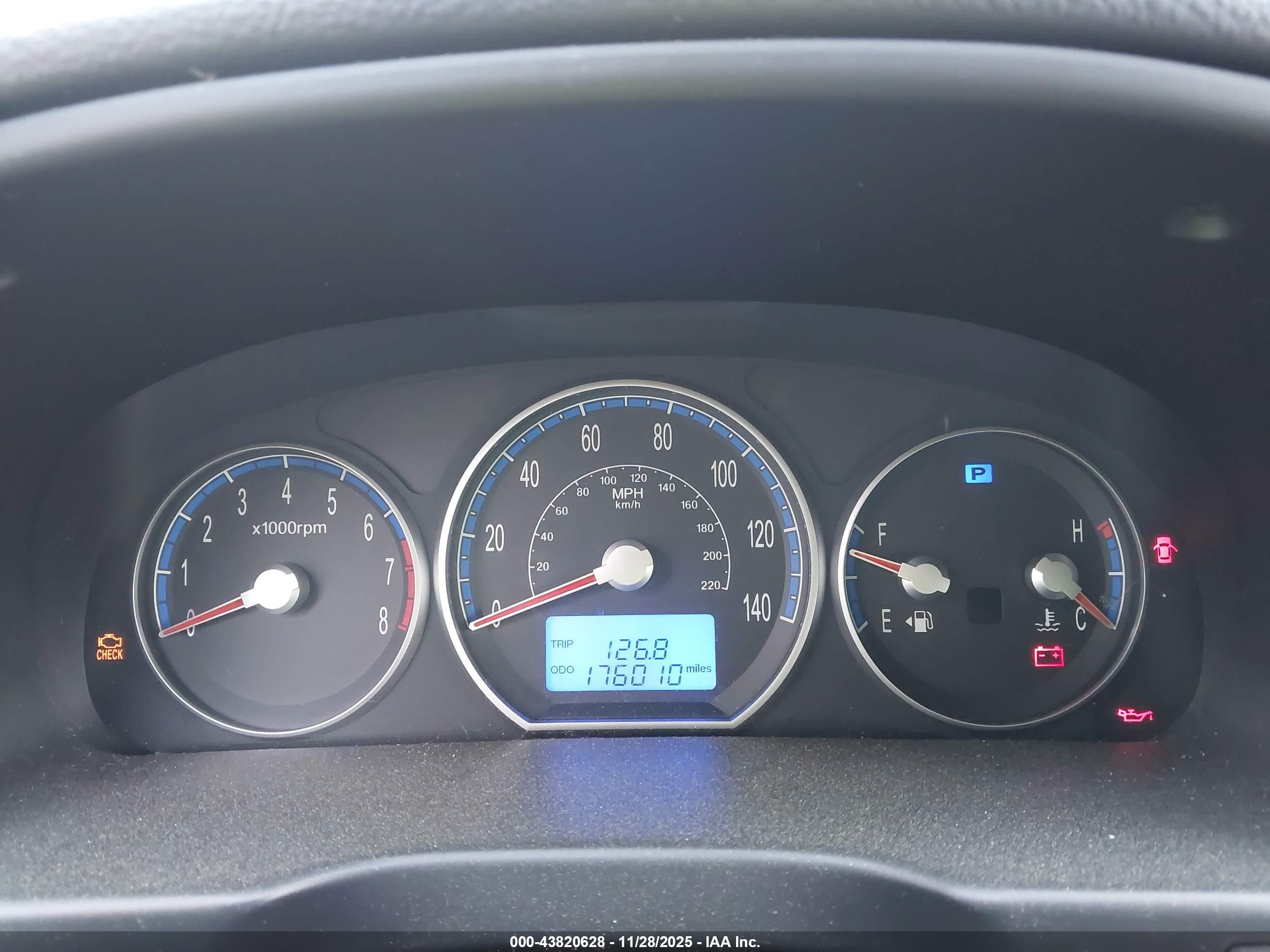 HYUNDAI SANTA image 7