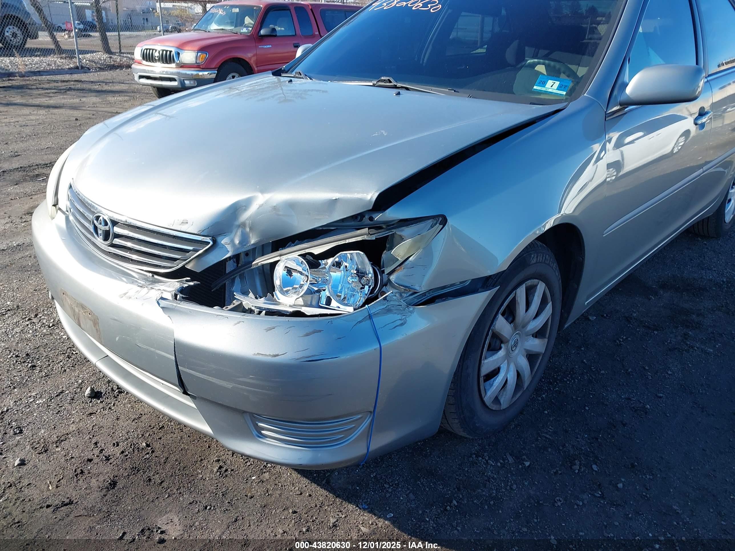 TOYOTA CAMRY image 6