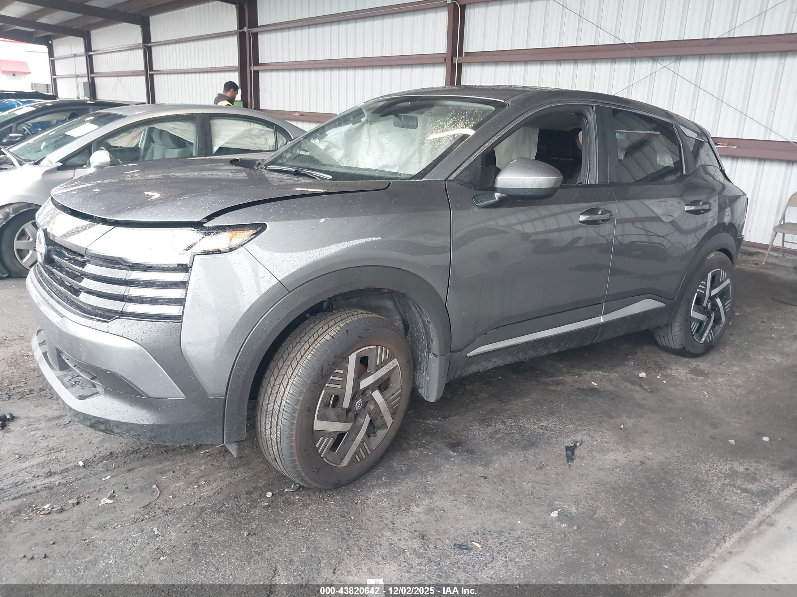 NISSAN KICKS image 2