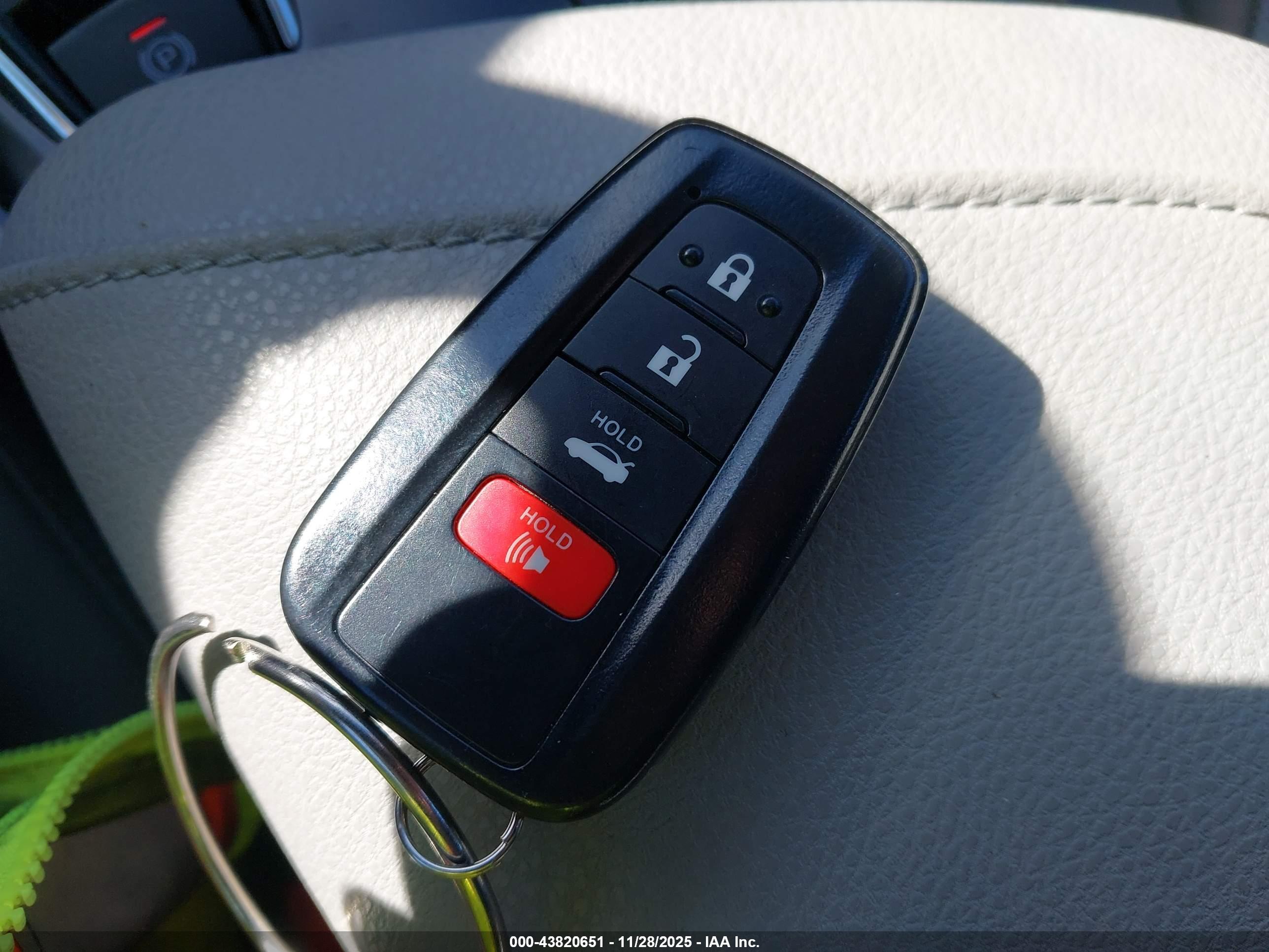 TOYOTA CAMRY image 11