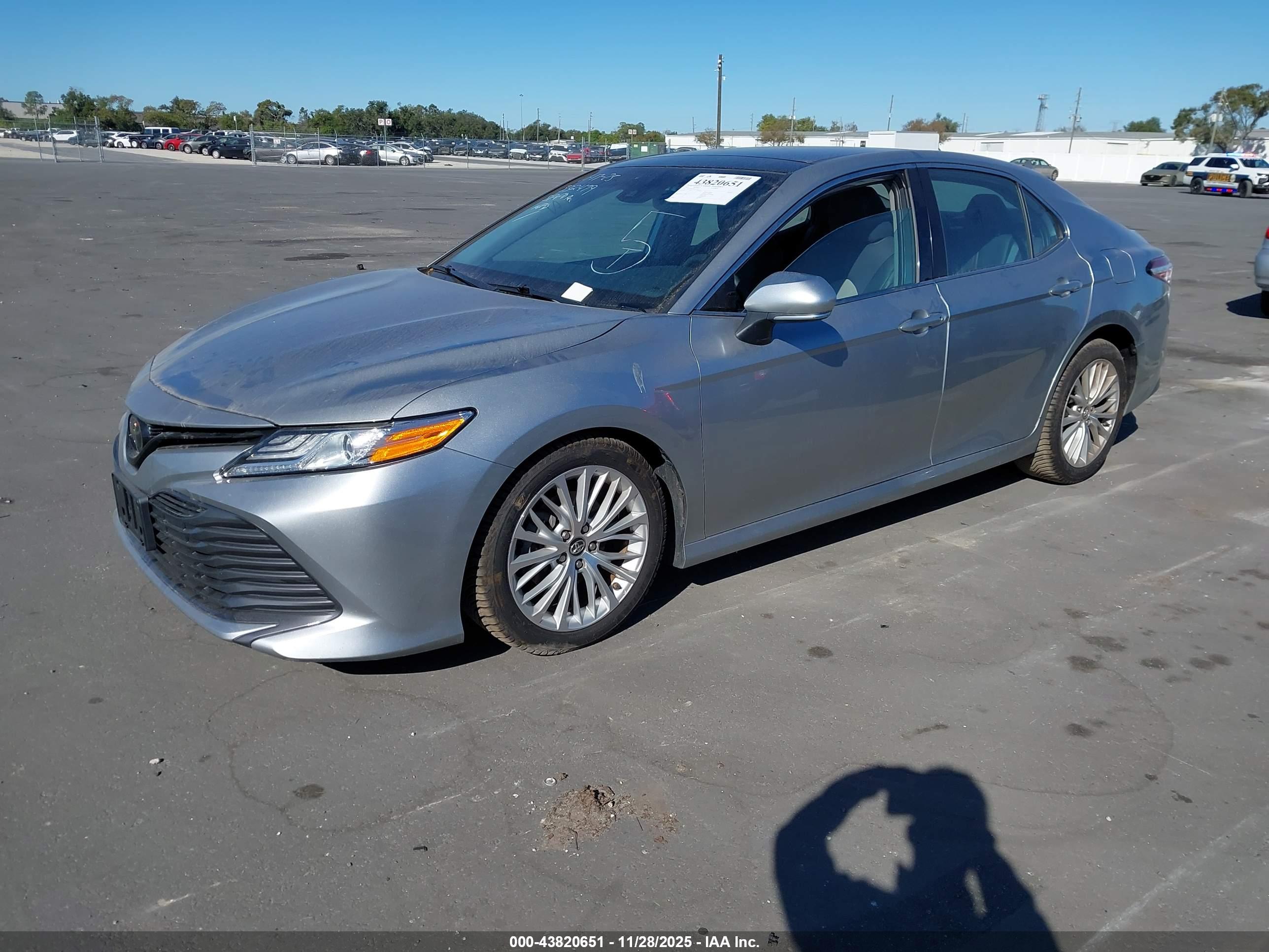 TOYOTA CAMRY image 2