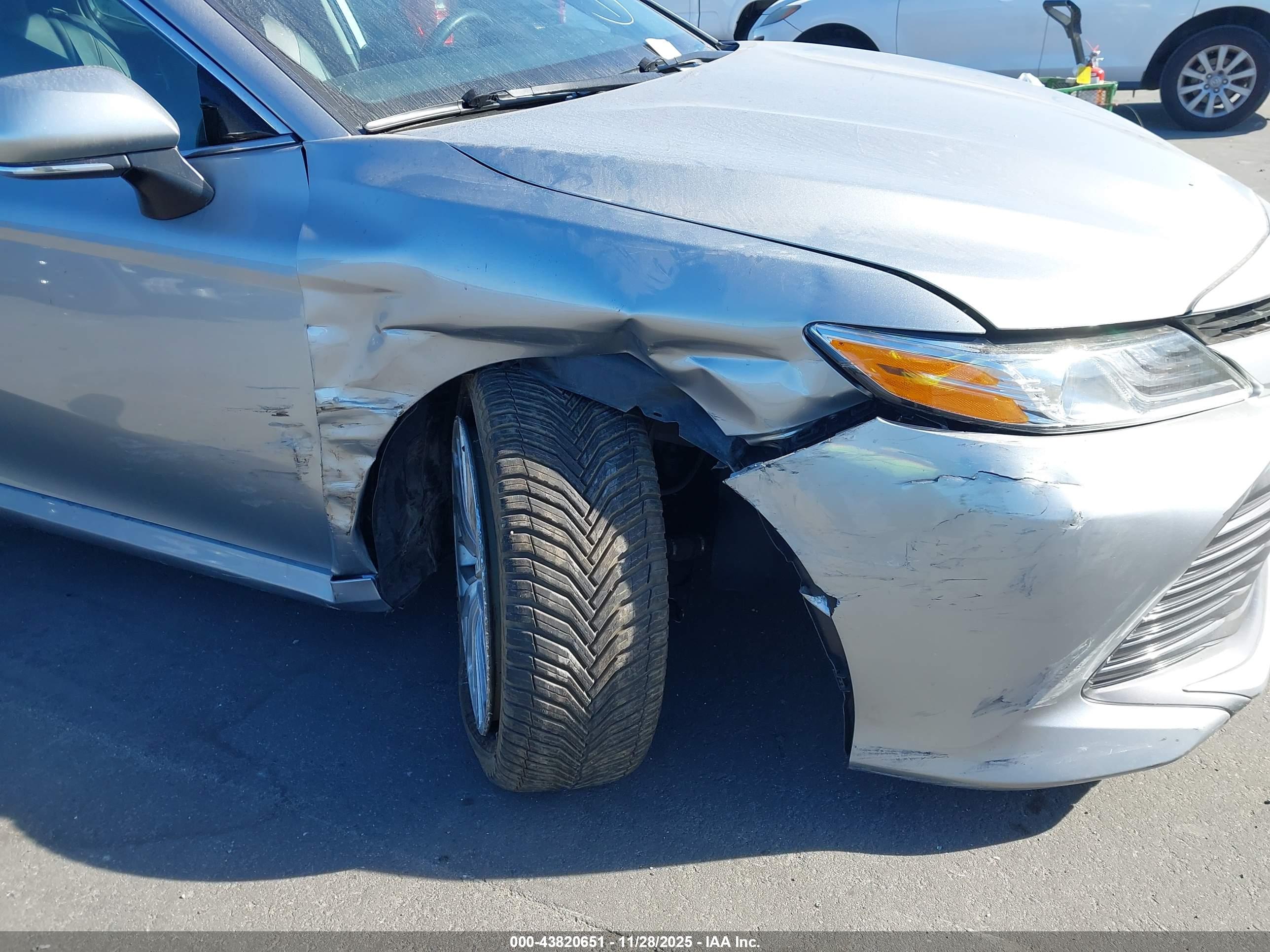 TOYOTA CAMRY image 6