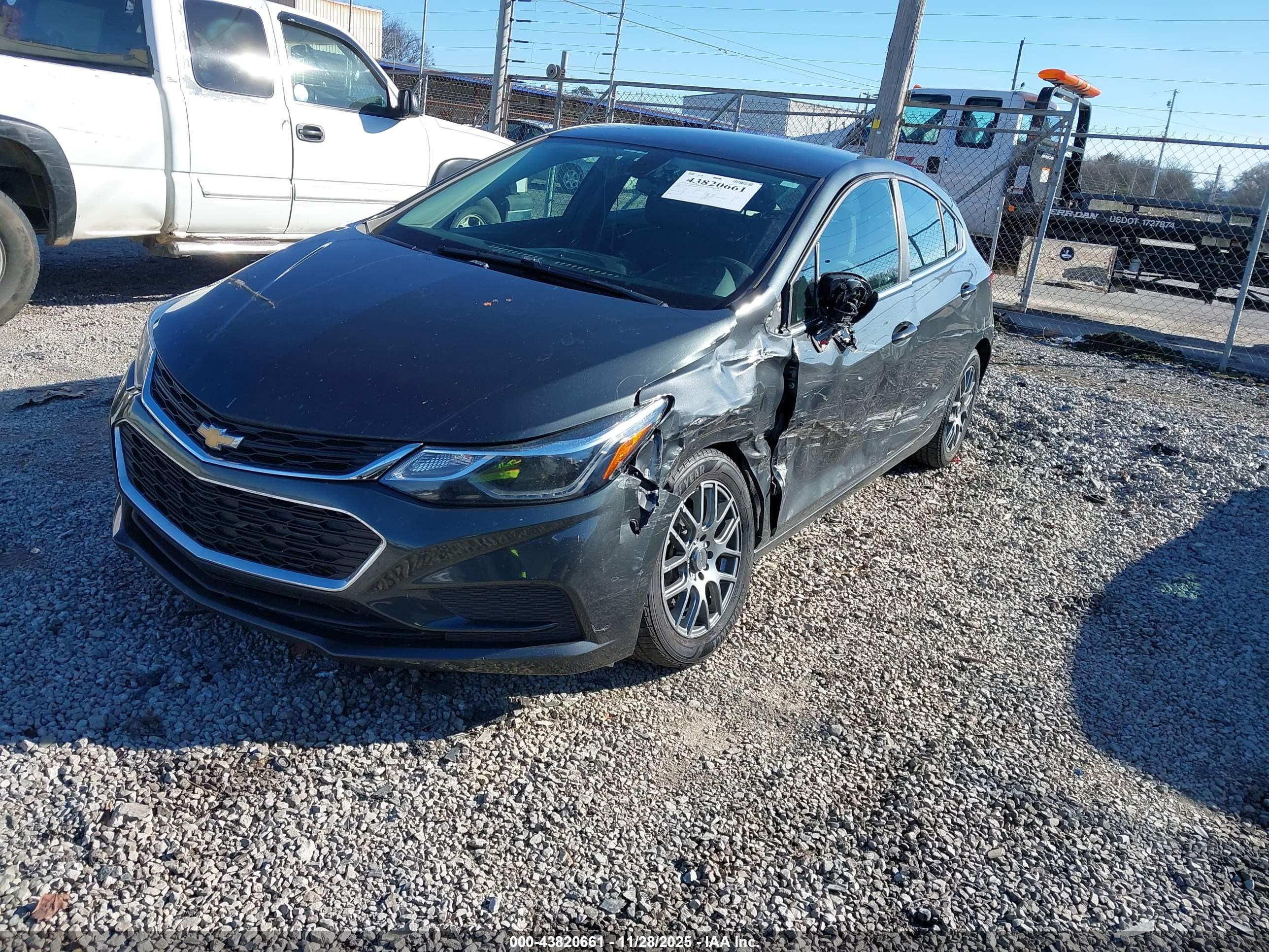 CHEVROLET CRUZE image 2