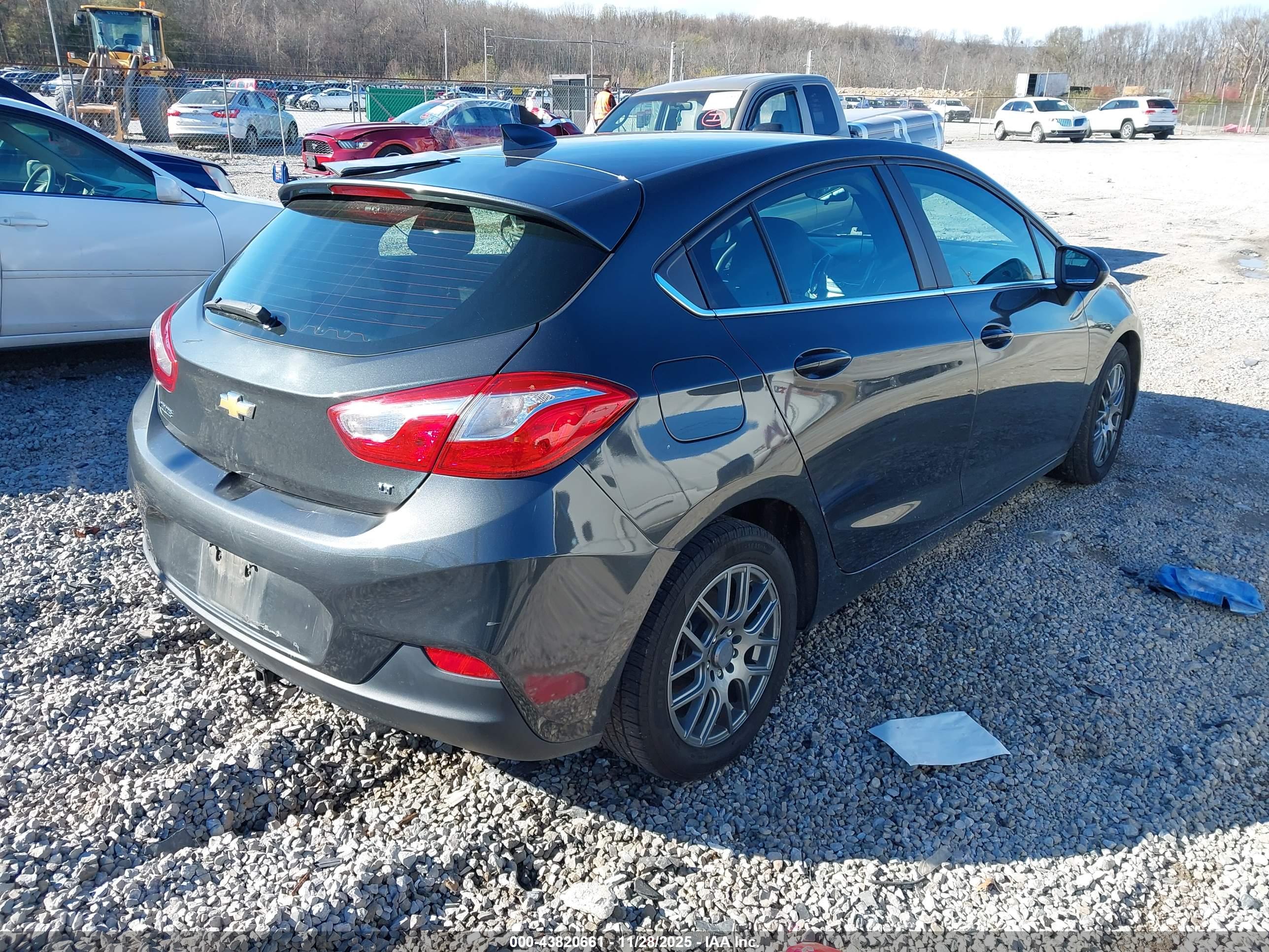 CHEVROLET CRUZE image 4