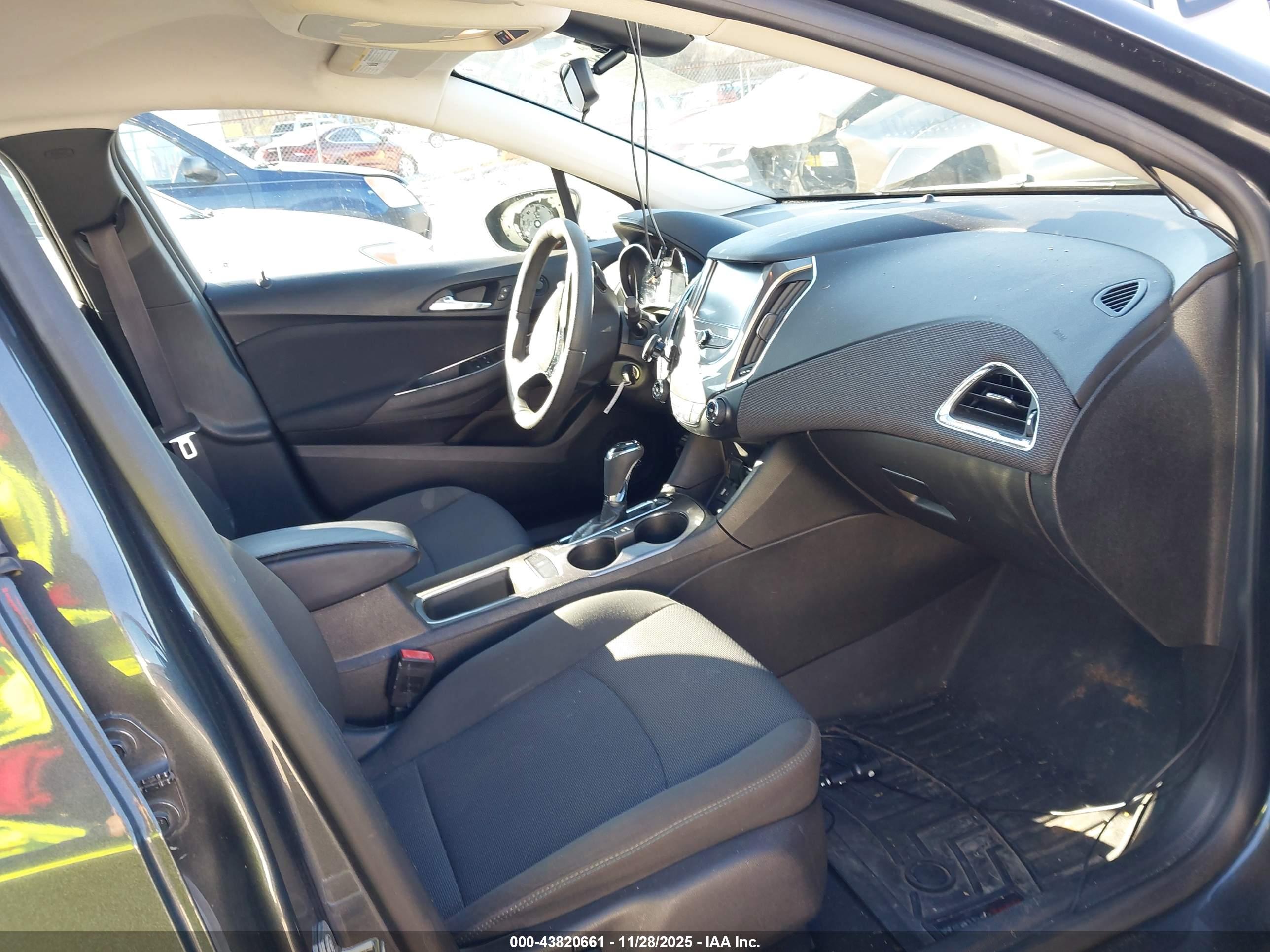 CHEVROLET CRUZE image 5