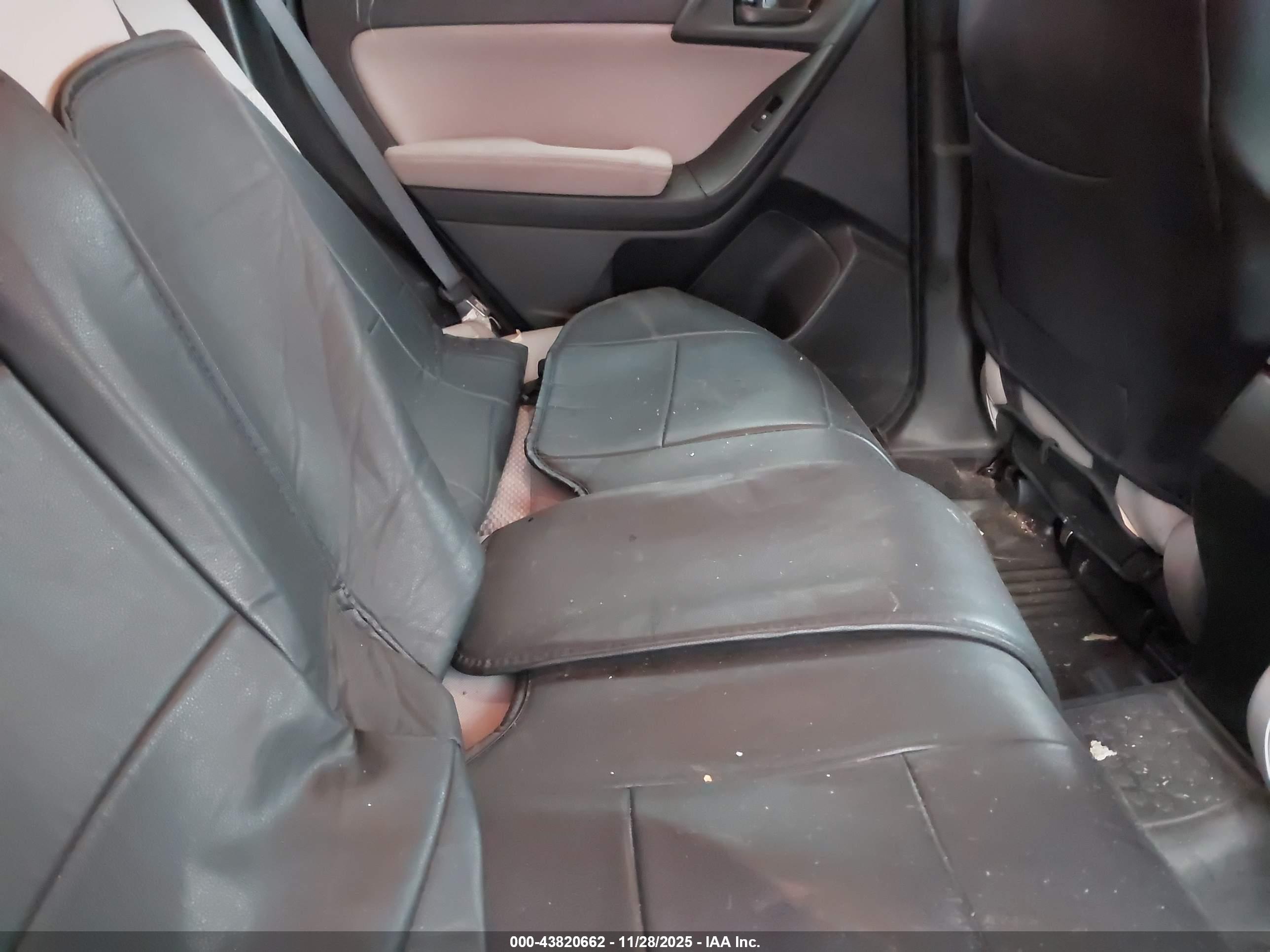 SUBARU FORESTER image 8