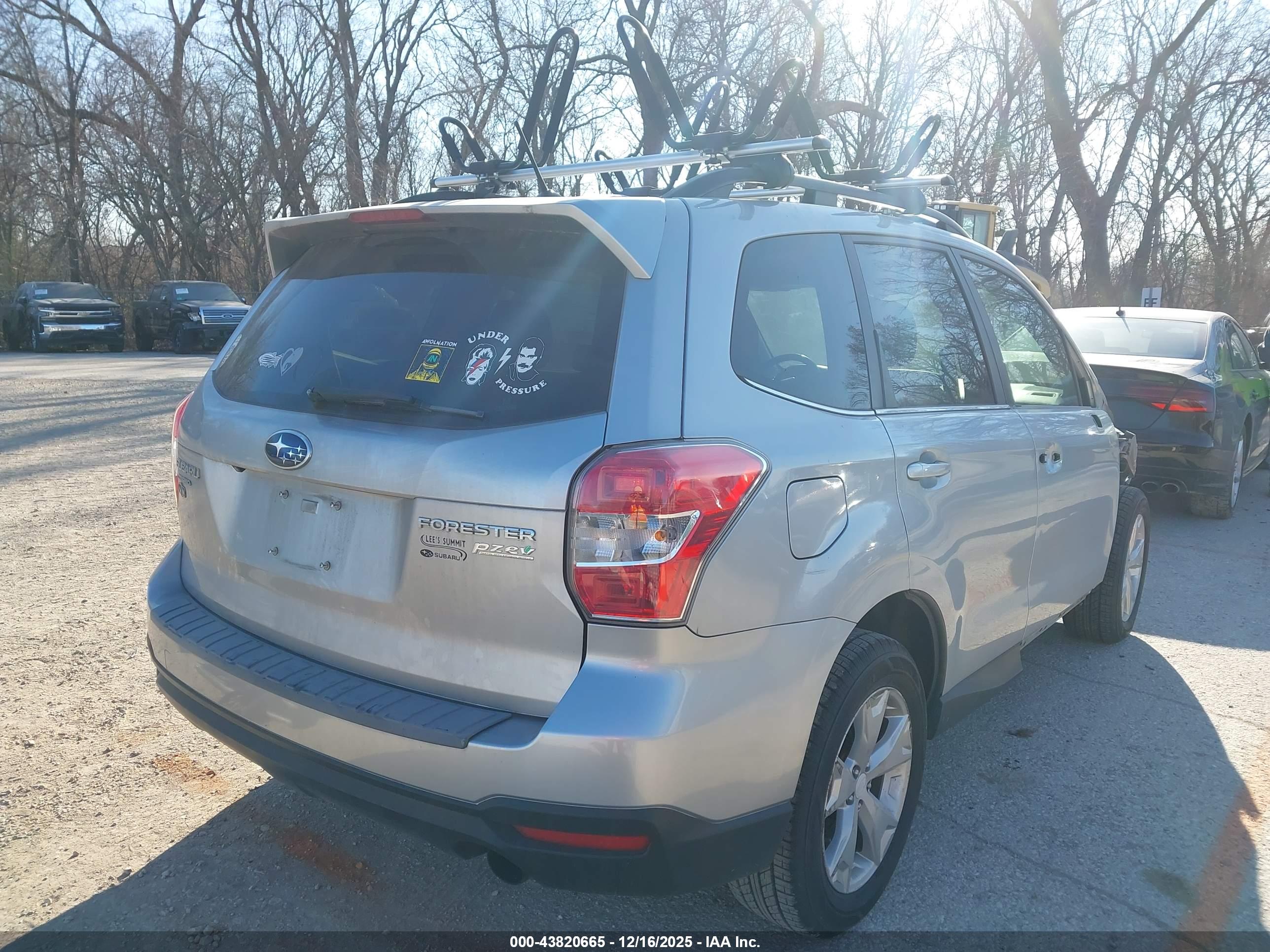 SUBARU FORESTER image 4