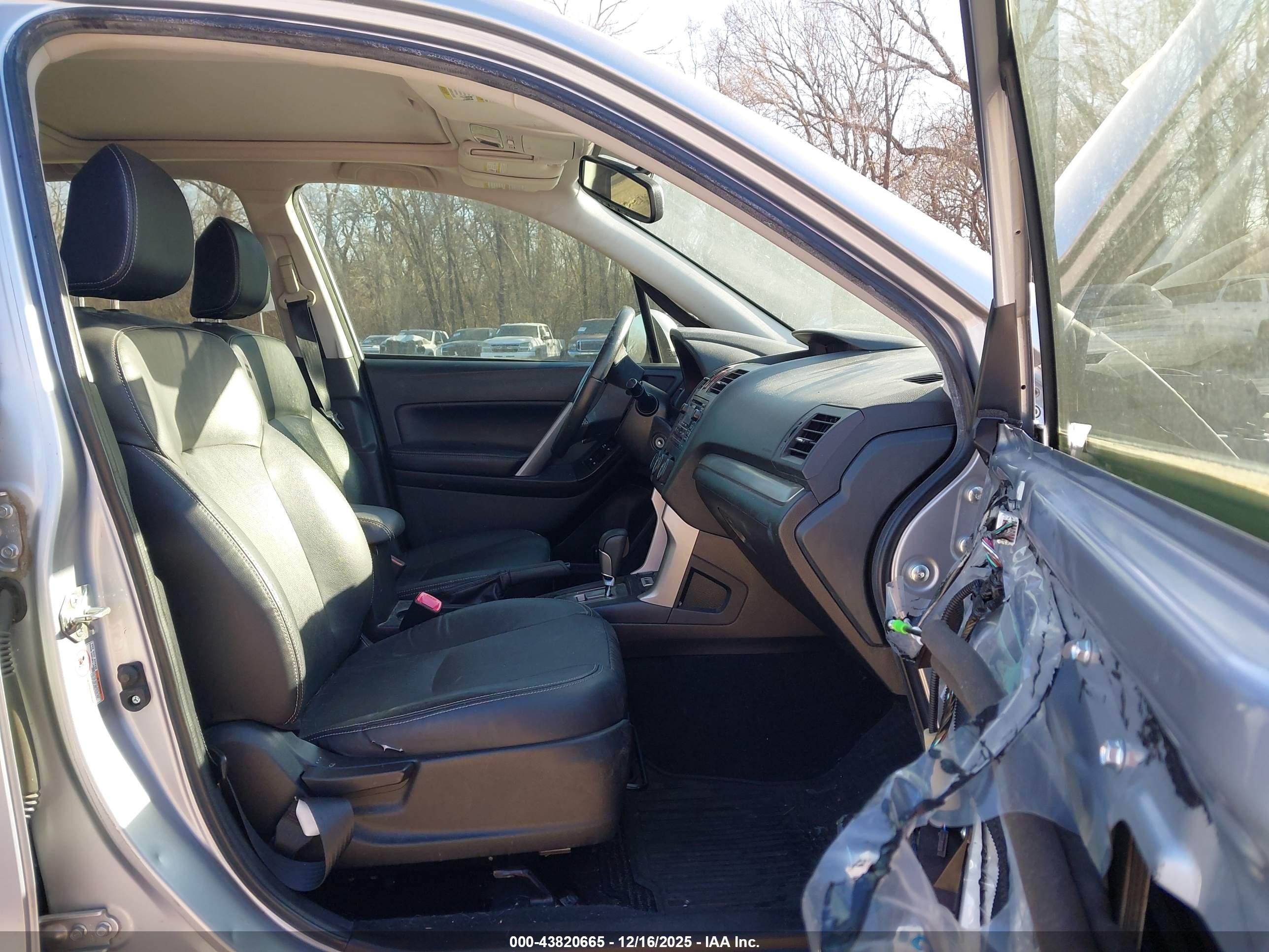 SUBARU FORESTER image 5