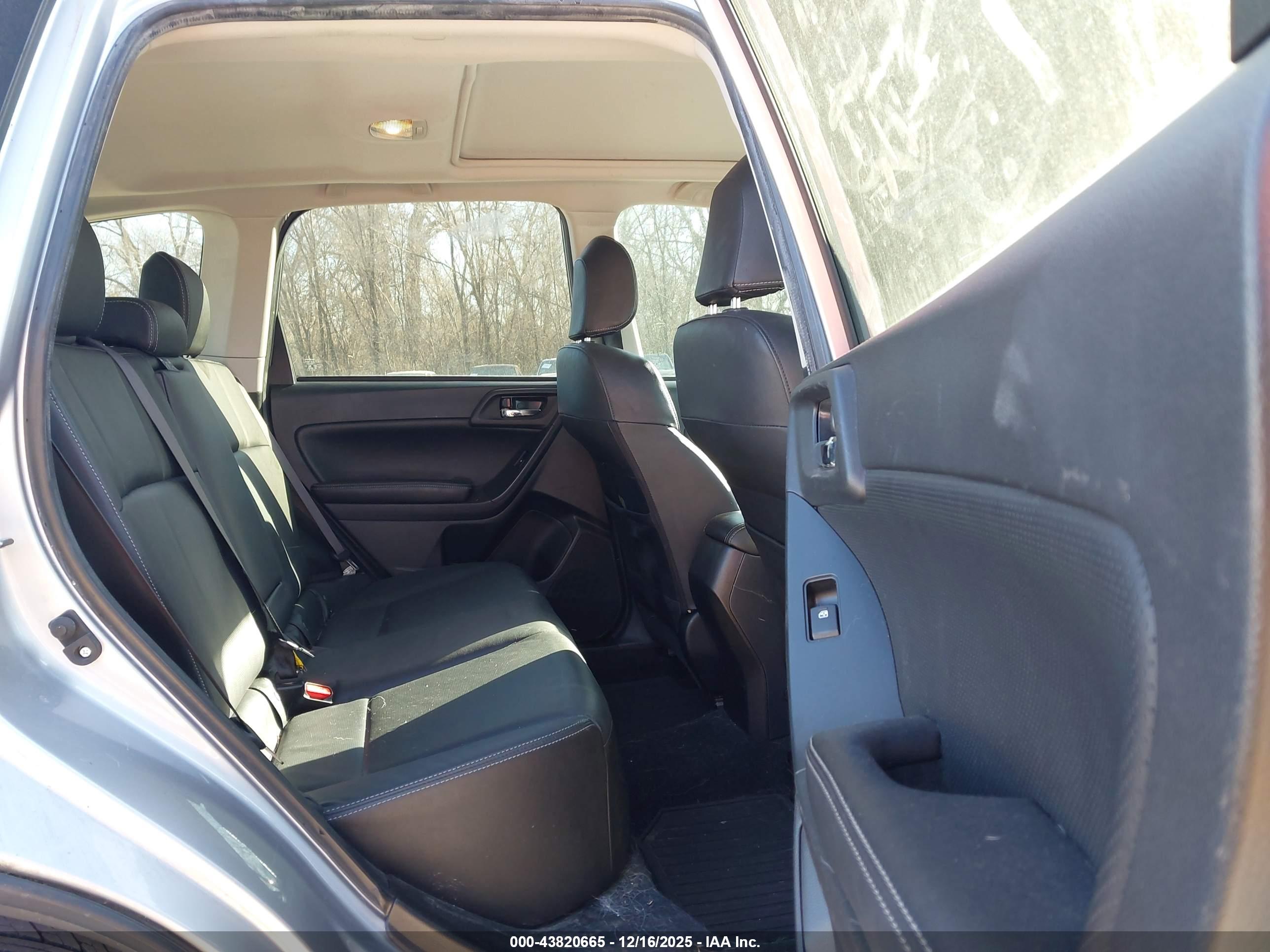 SUBARU FORESTER image 8