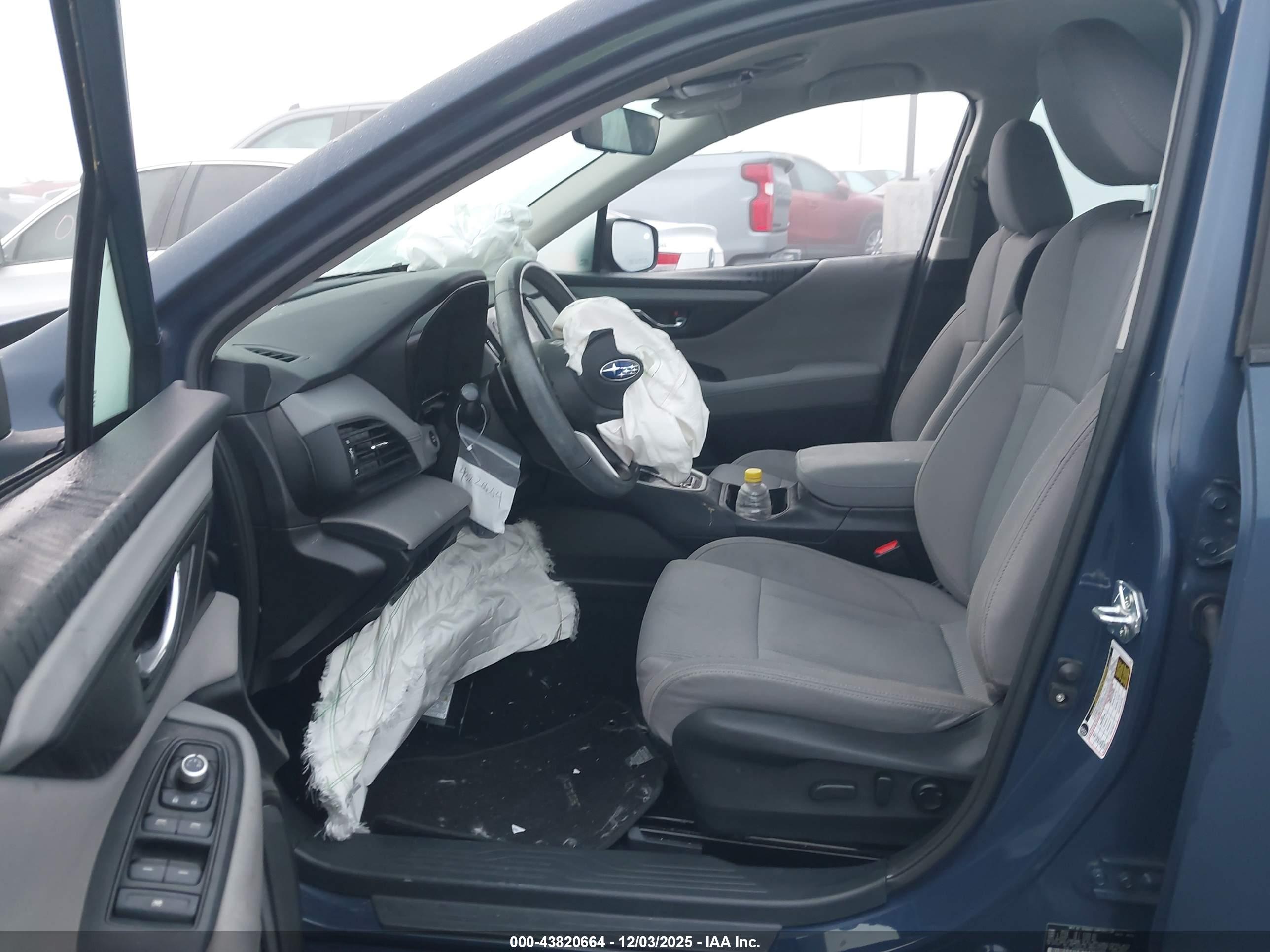SUBARU LEGACY image 5