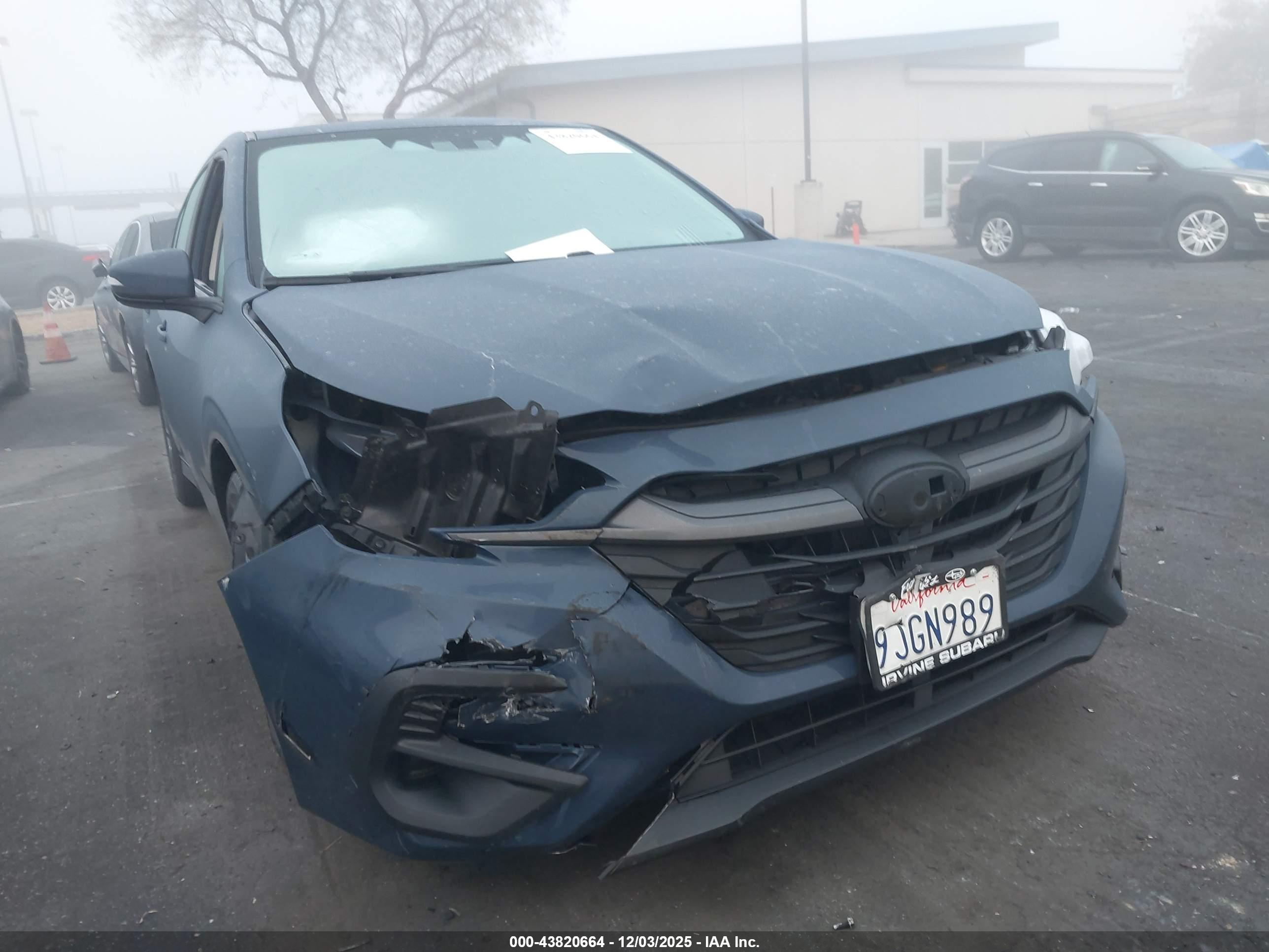 SUBARU LEGACY image 6