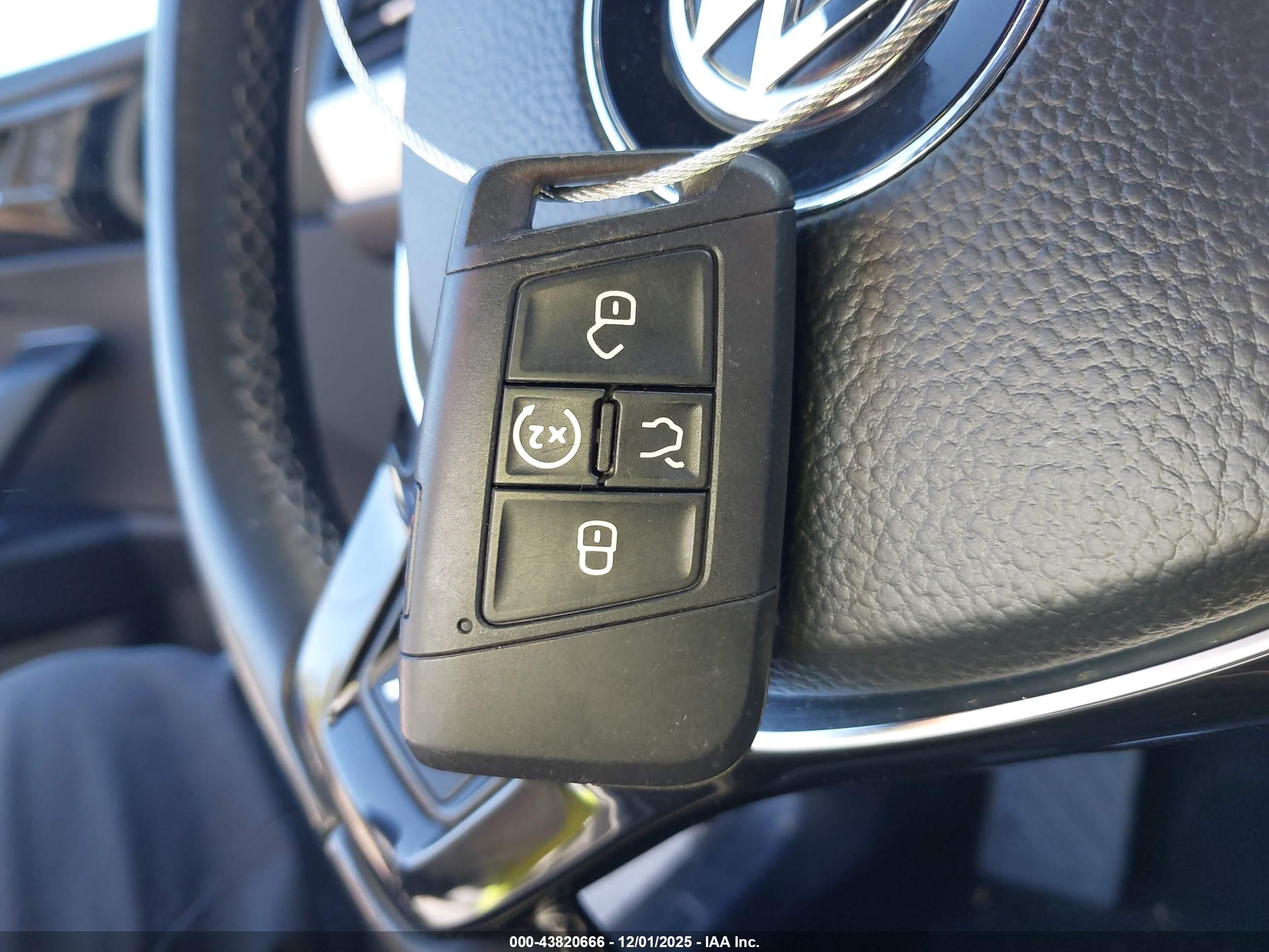 VOLKSWAGEN JETTA image 11