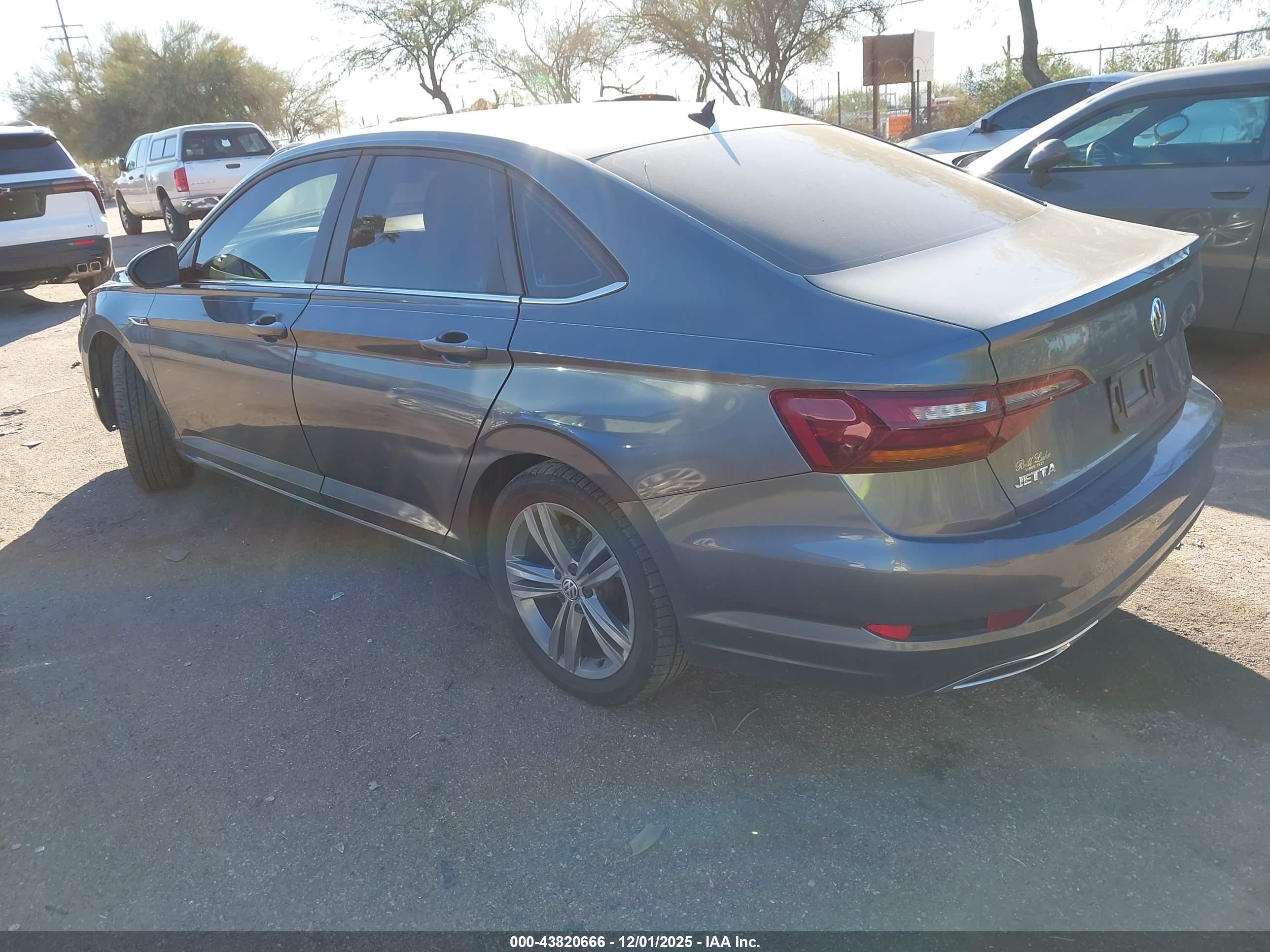VOLKSWAGEN JETTA image 3