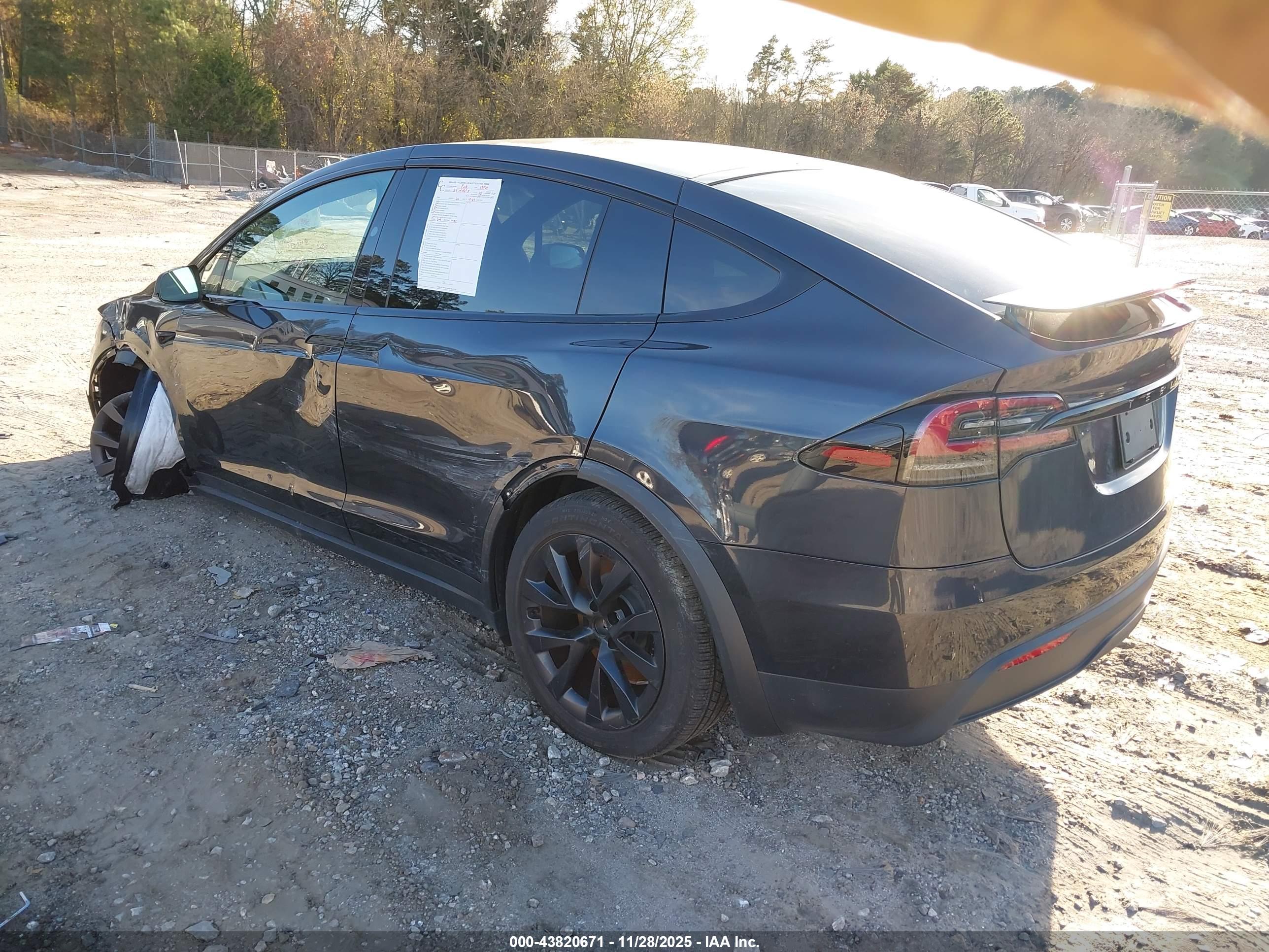 TESLA MODEL image 3