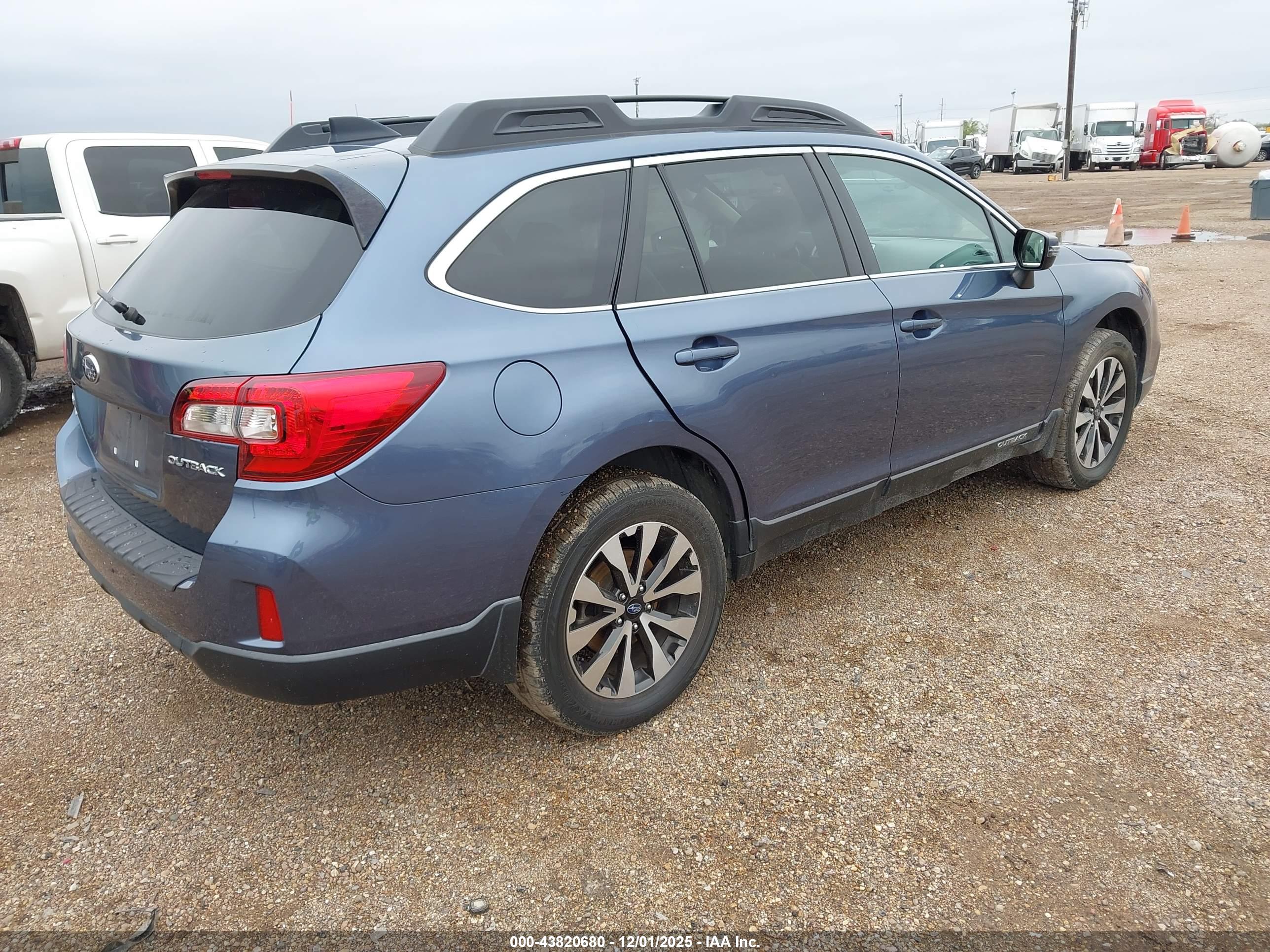 SUBARU OUTBACK image 4