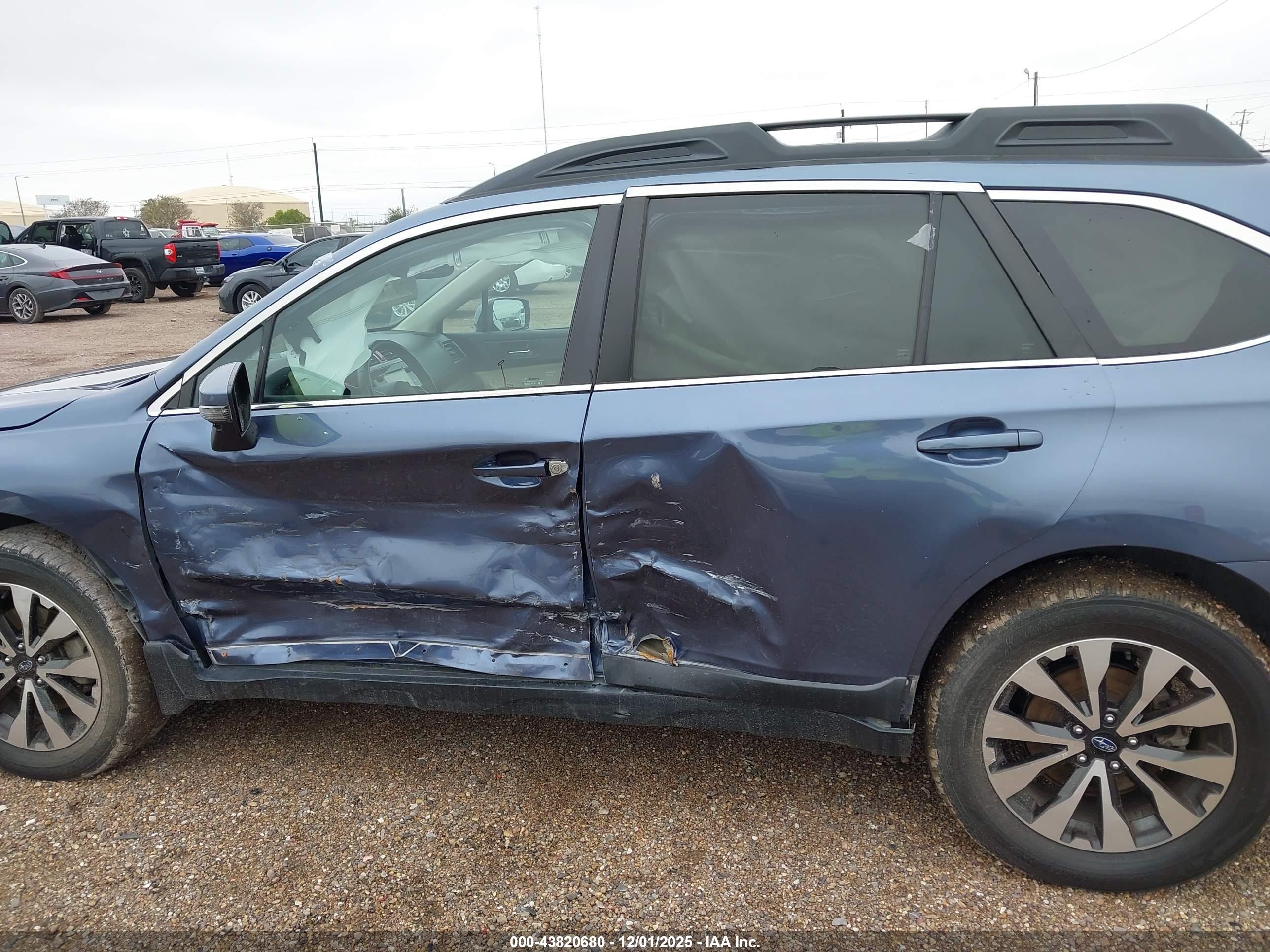 SUBARU OUTBACK image 6
