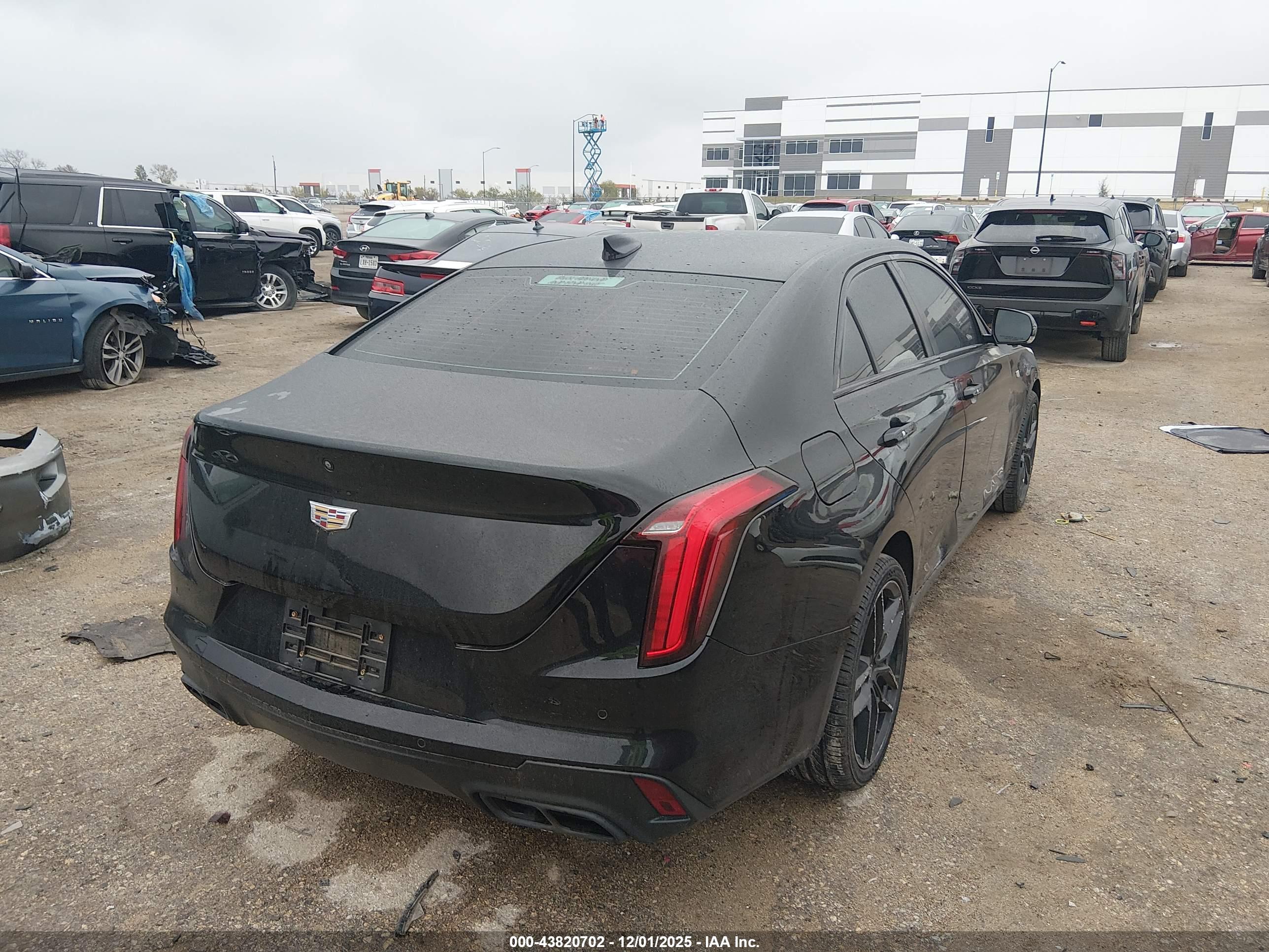 CADILLAC CT4 image 4