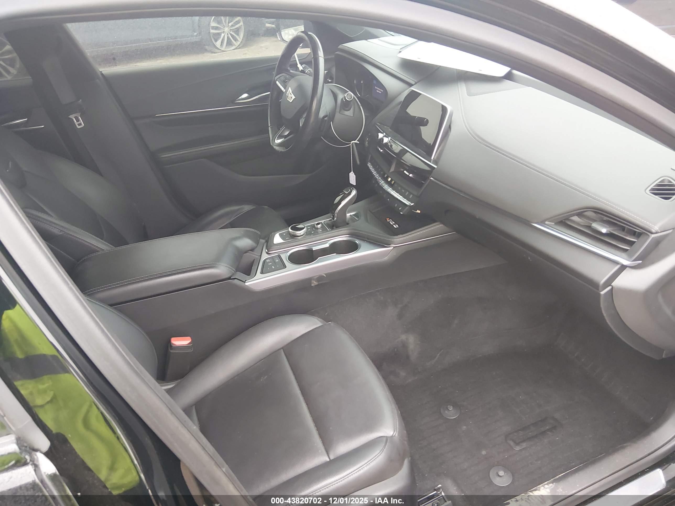 CADILLAC CT4 image 5