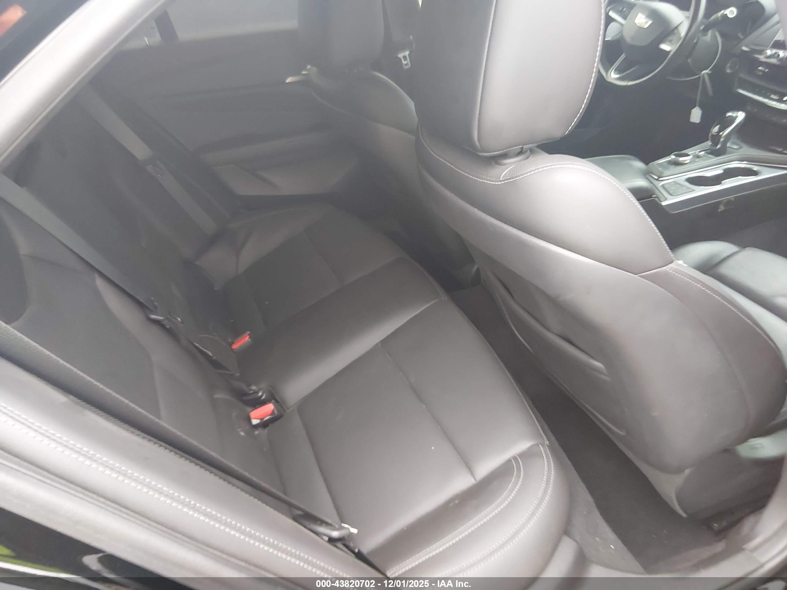CADILLAC CT4 image 8