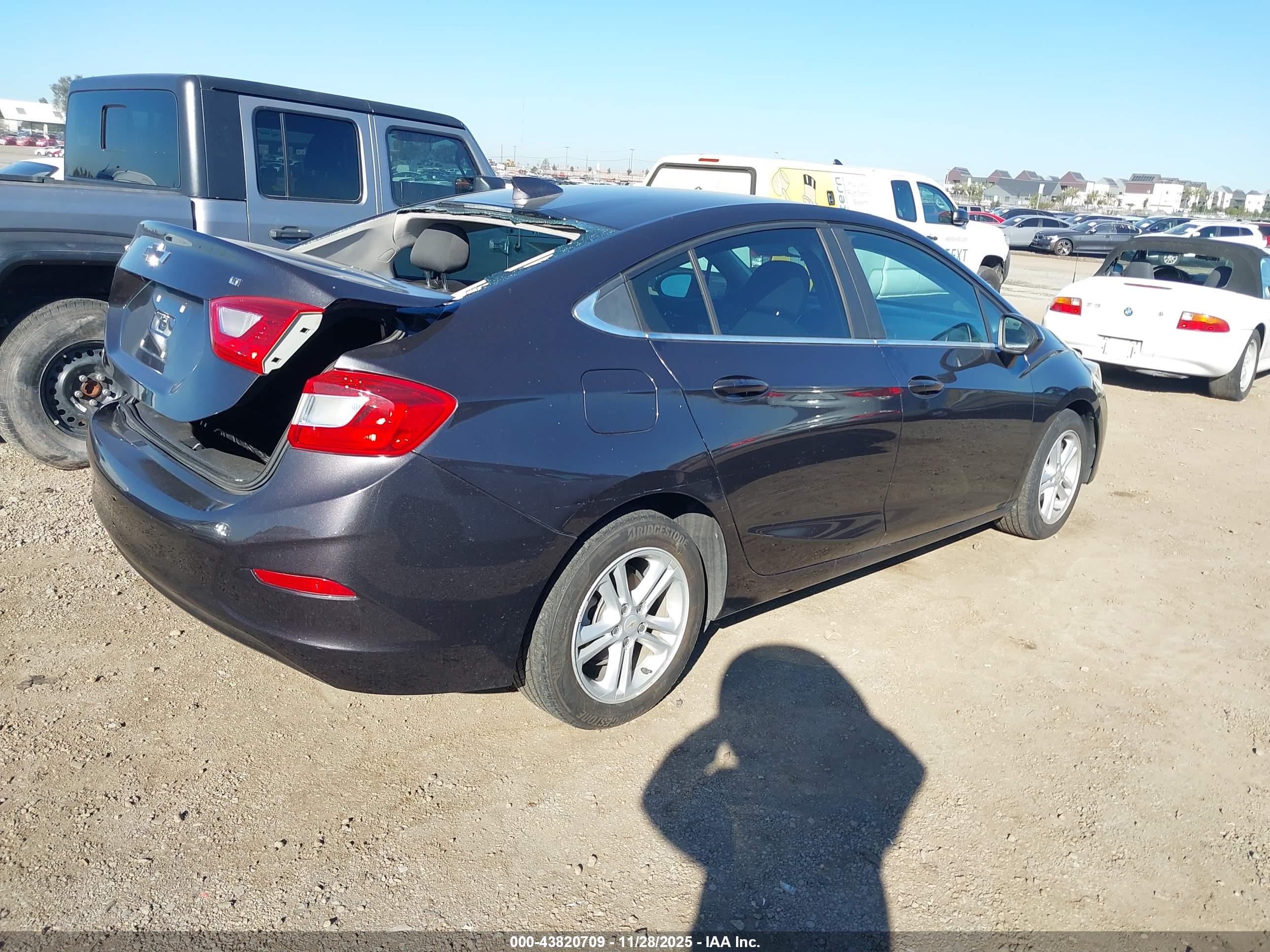 CHEVROLET CRUZE image 4