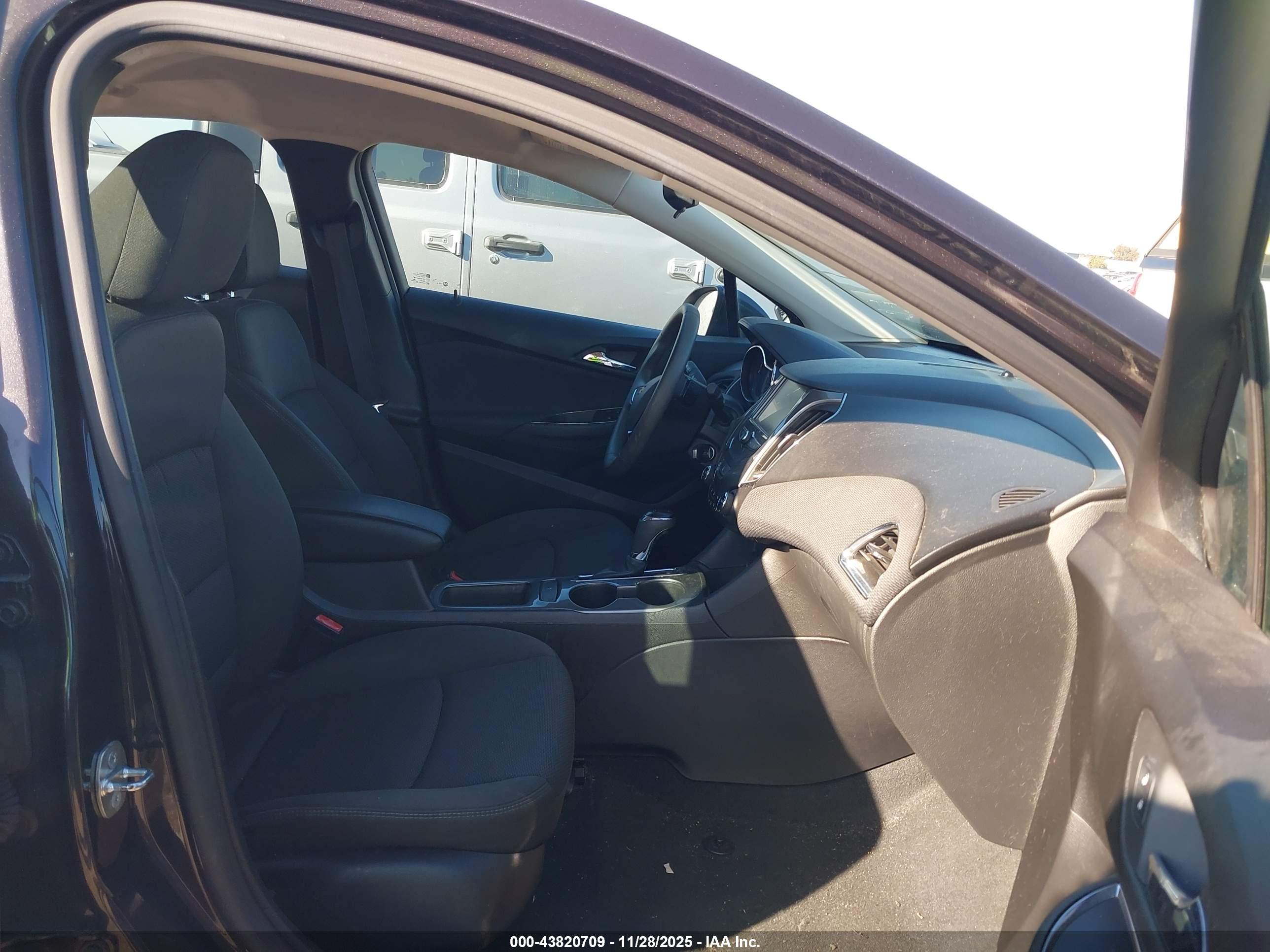 CHEVROLET CRUZE image 5
