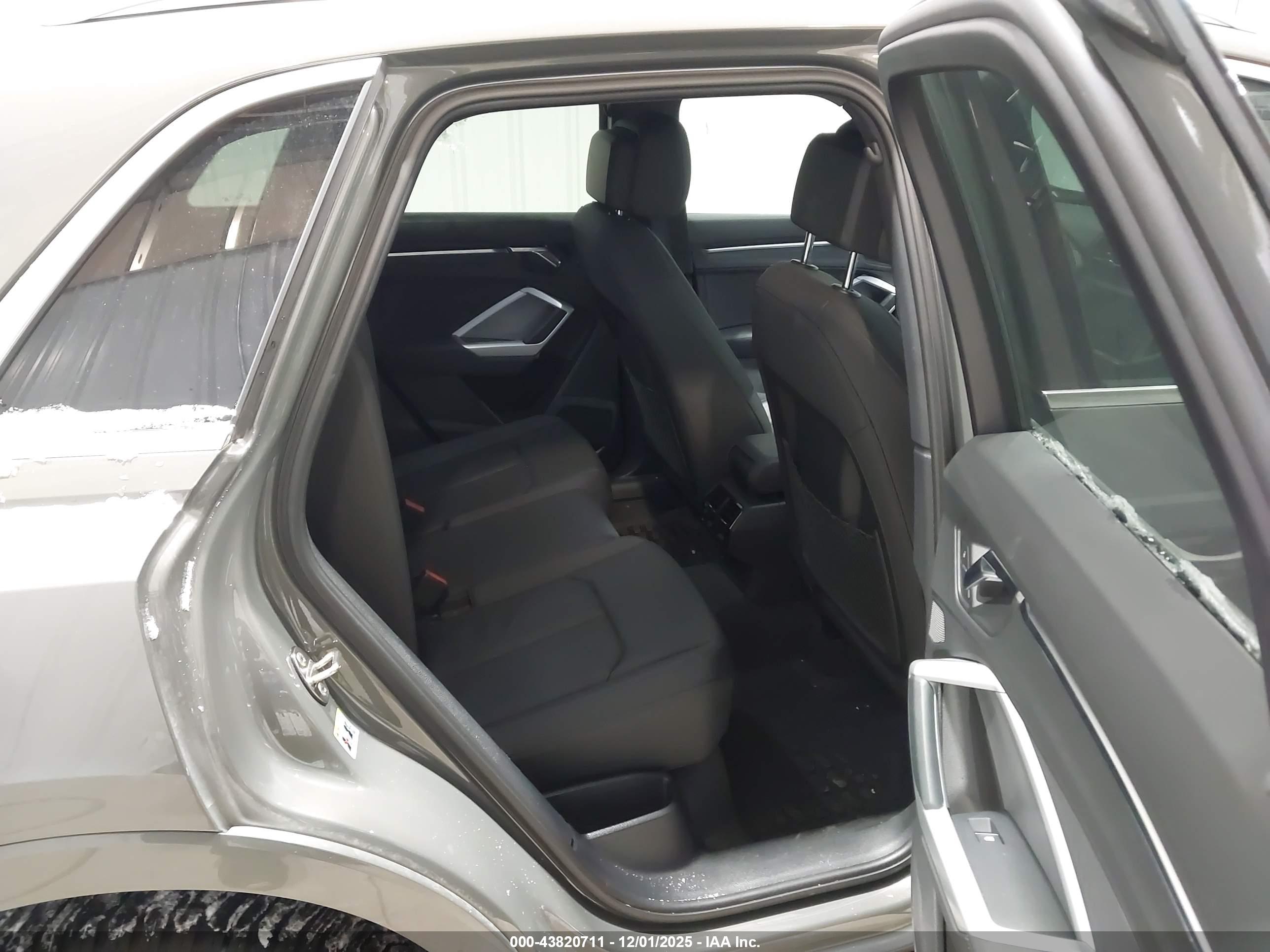 AUDI Q3 image 8
