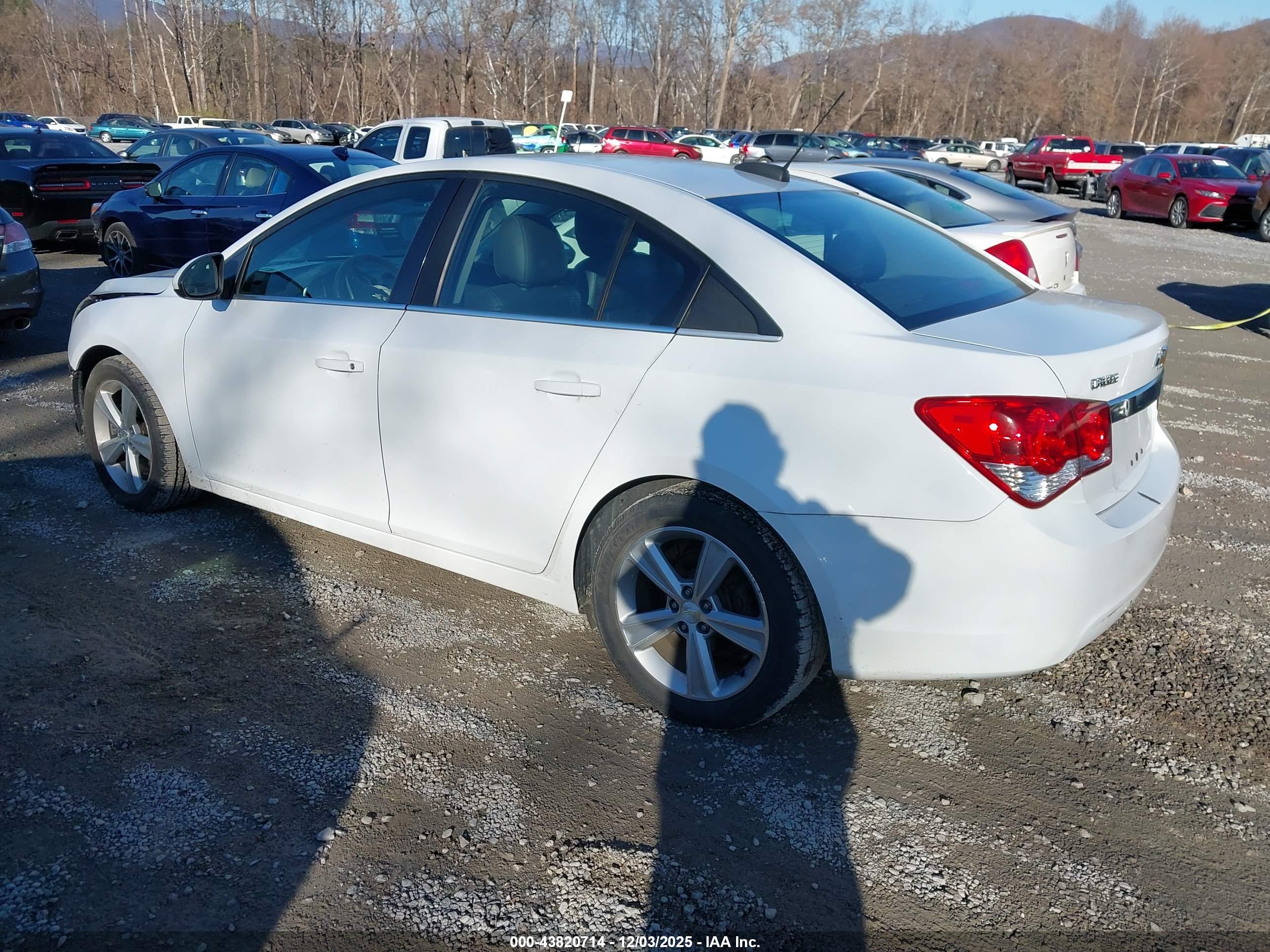 CHEVROLET CRUZE image 3