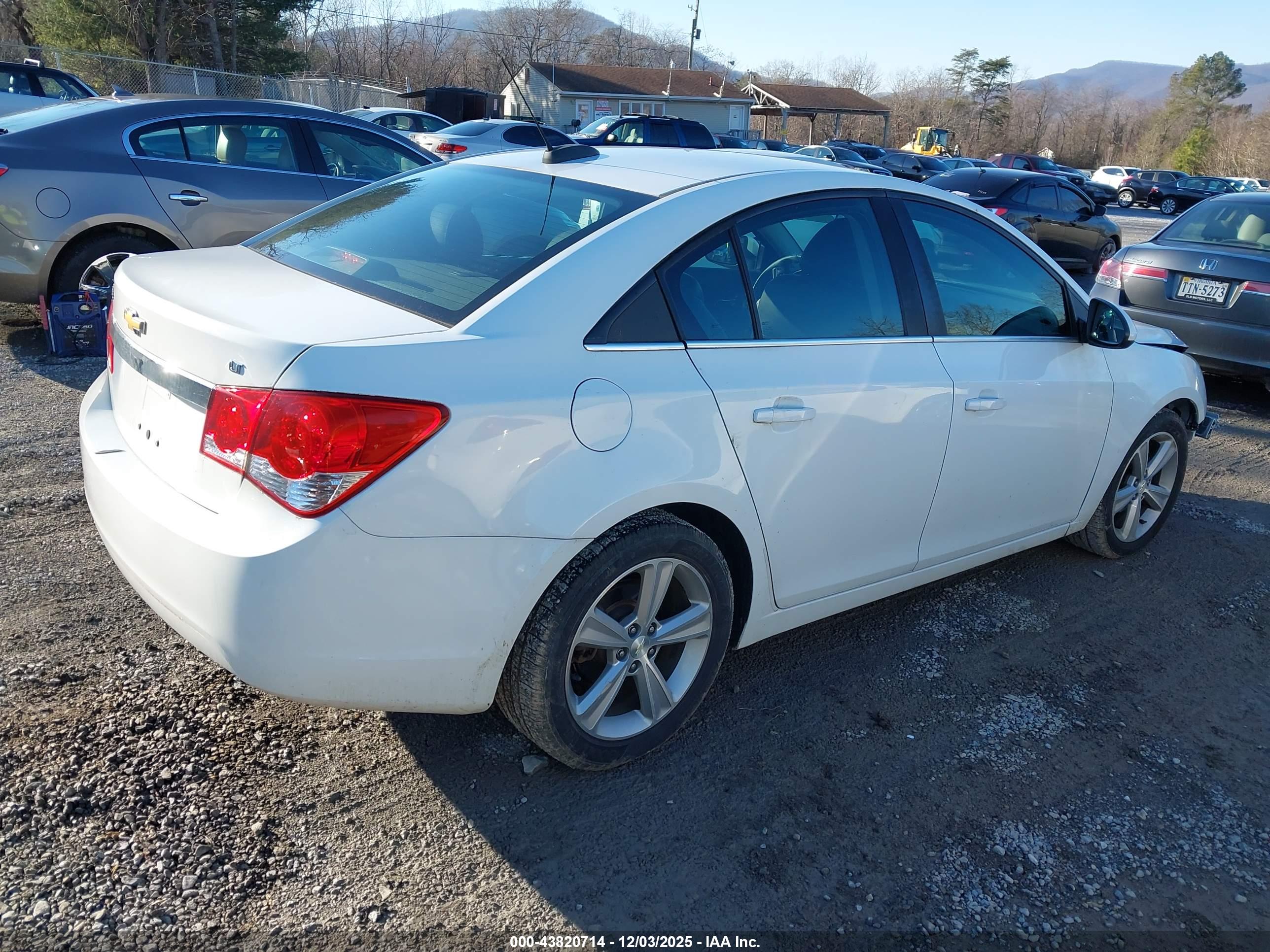 CHEVROLET CRUZE image 4