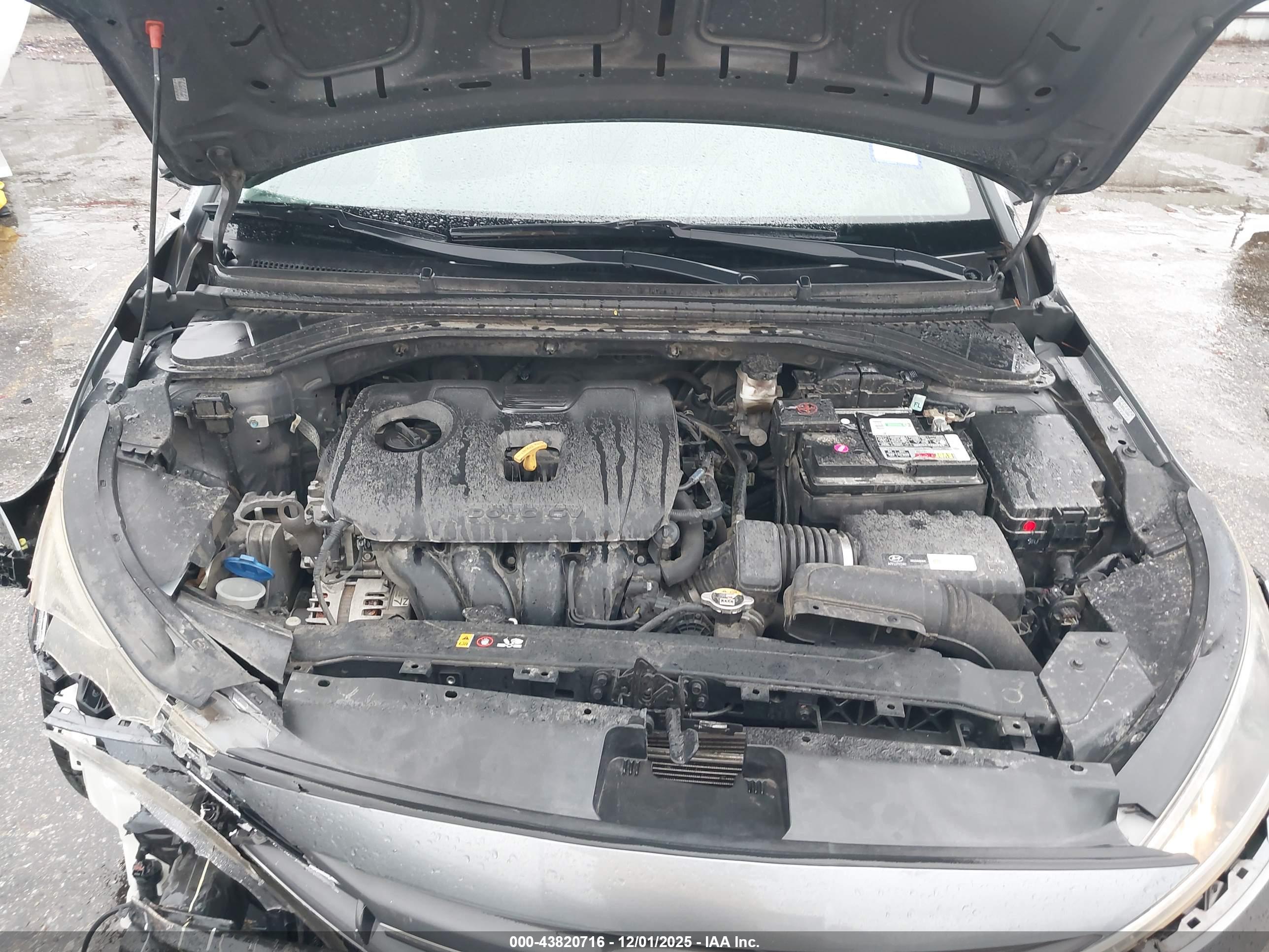 HYUNDAI ELANTRA image 10
