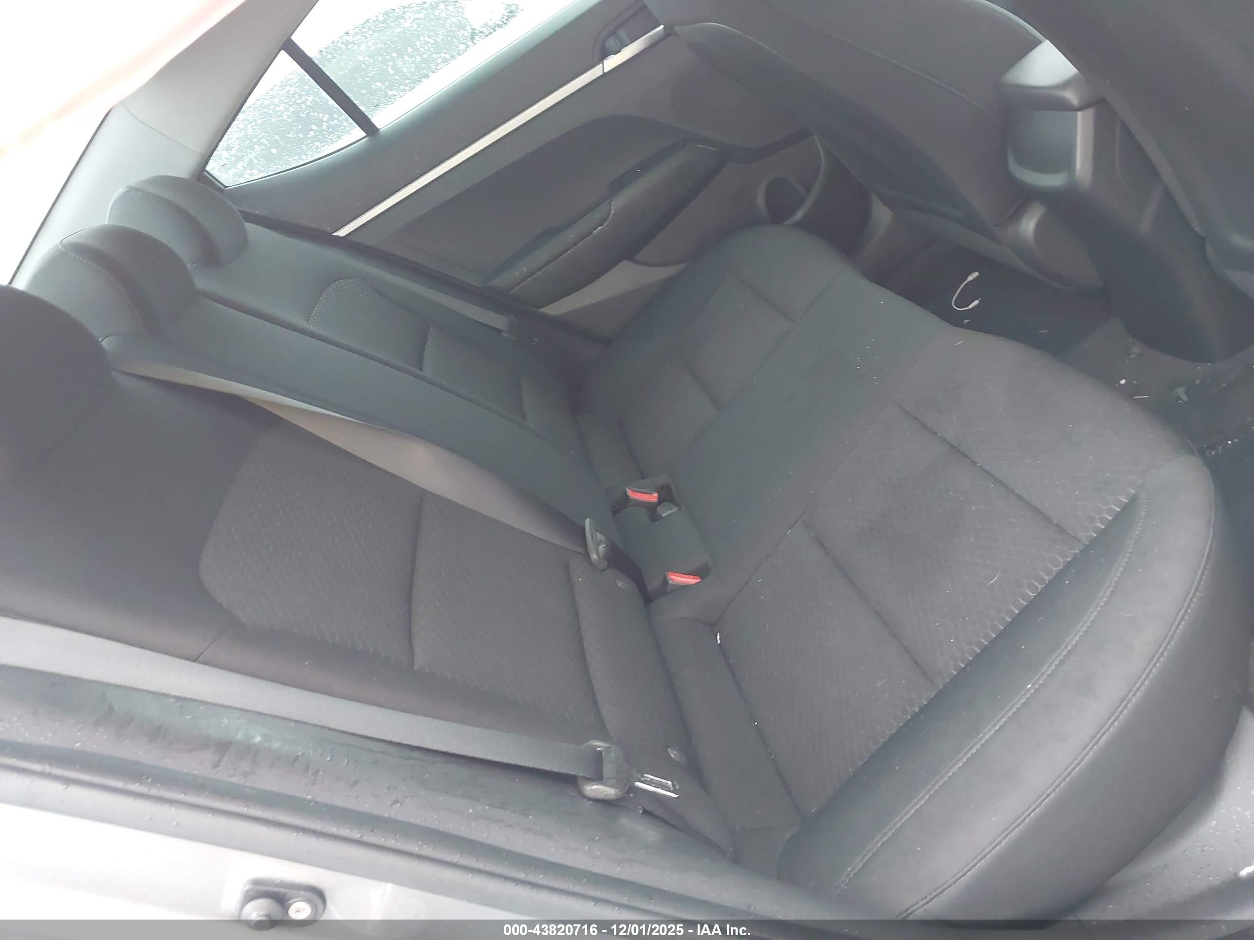 HYUNDAI ELANTRA image 8