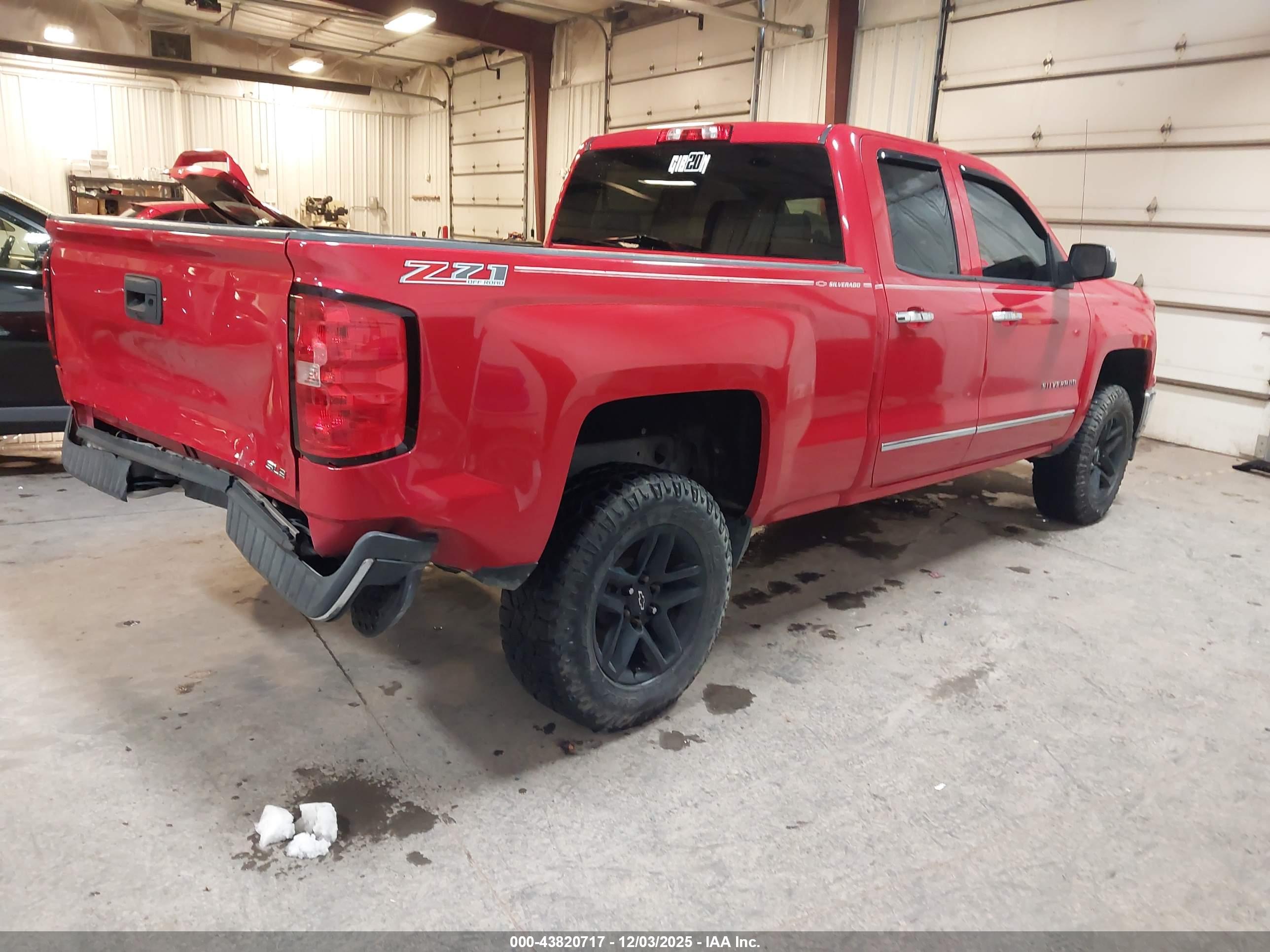 CHEVROLET SILVERADO image 4