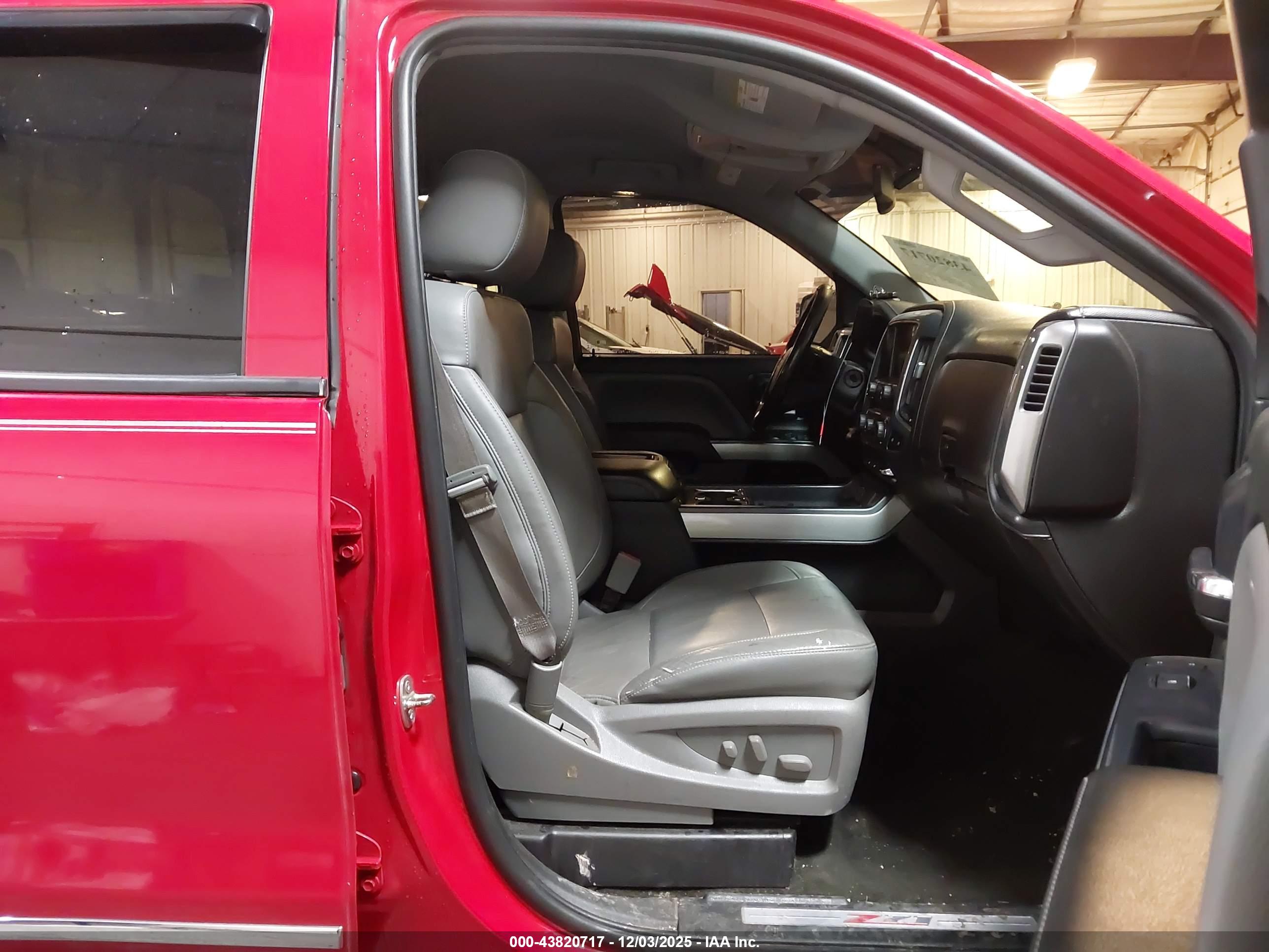 CHEVROLET SILVERADO image 5