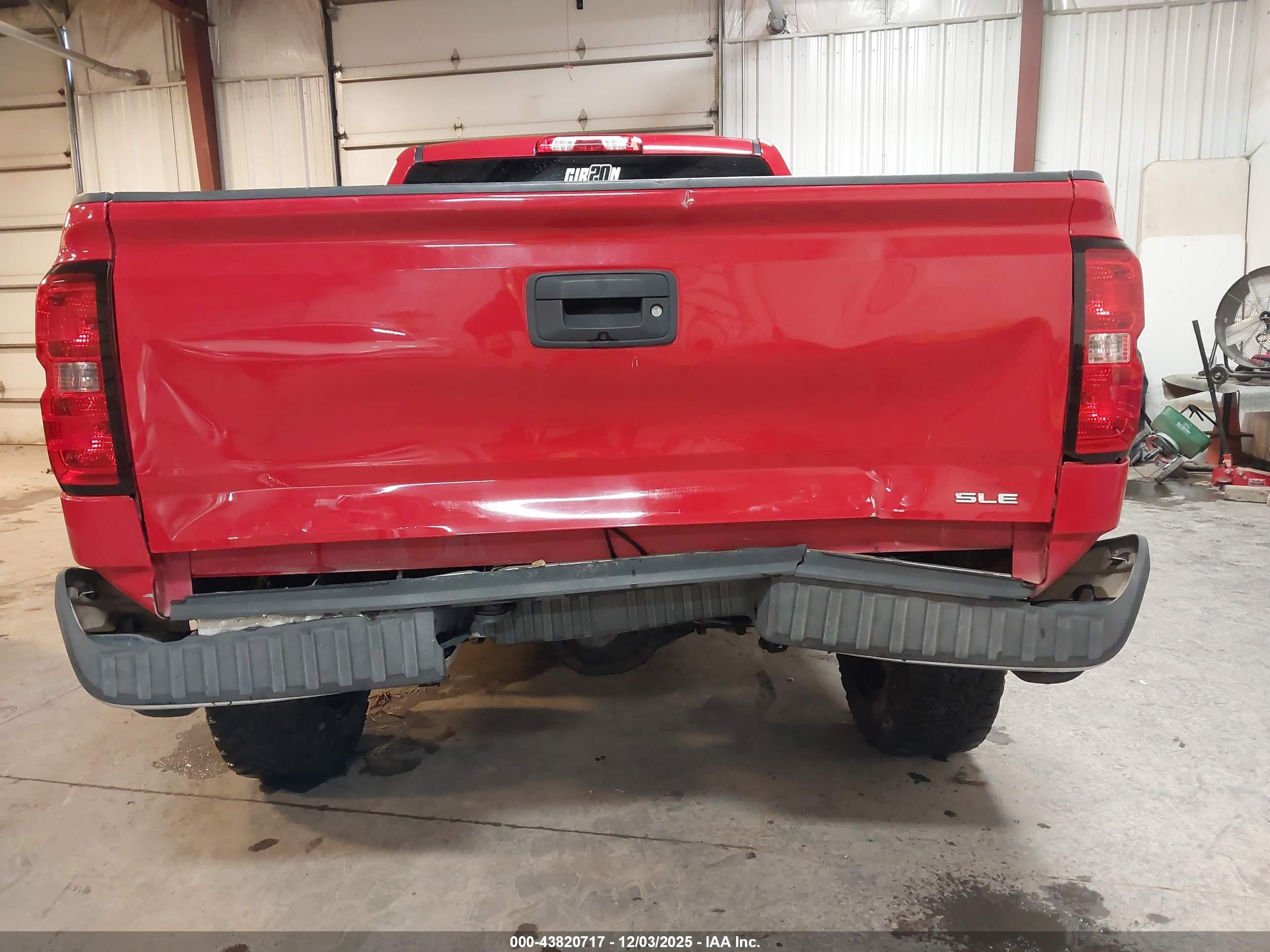 CHEVROLET SILVERADO image 6