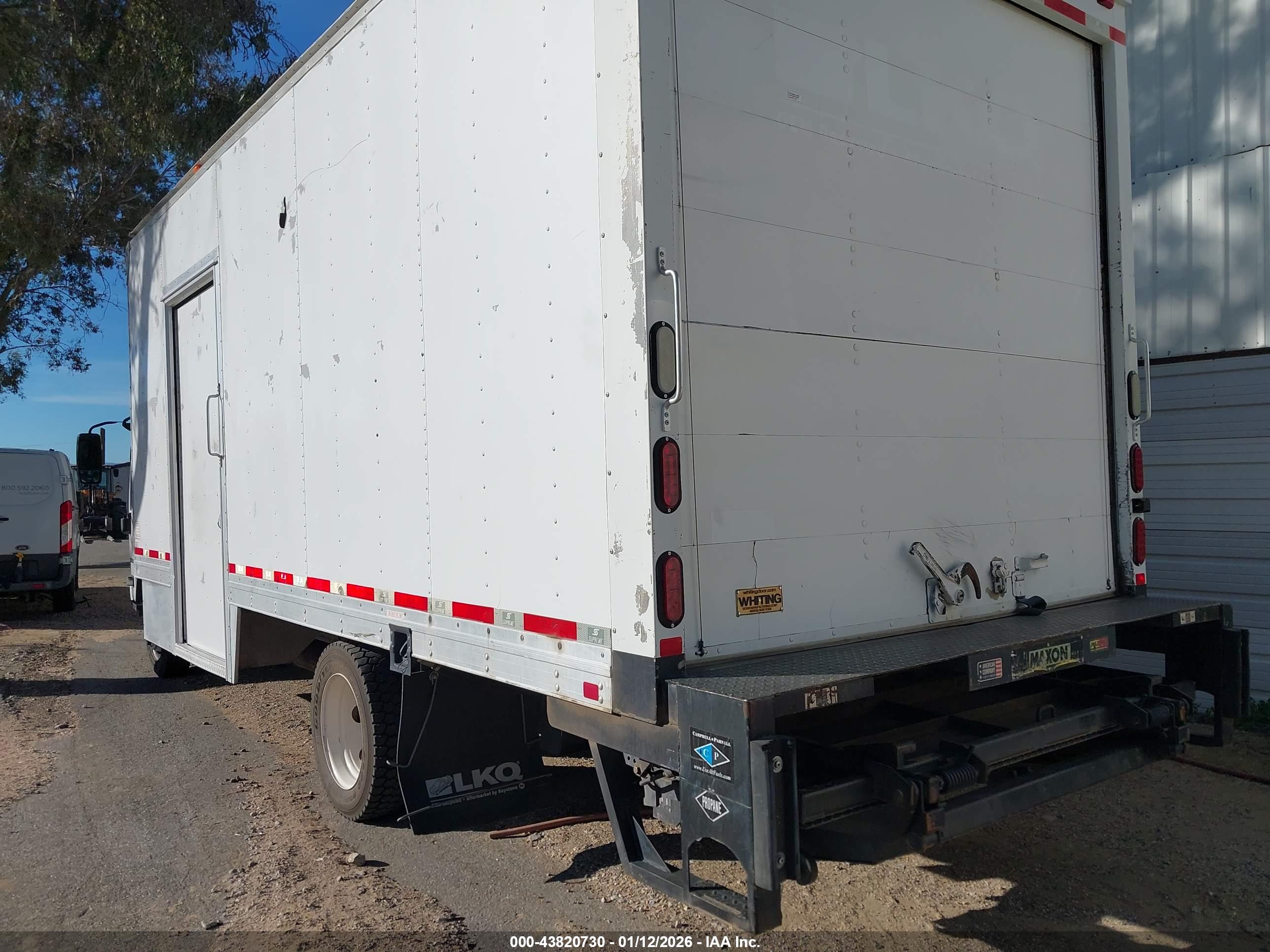 ISUZU NPR image 3