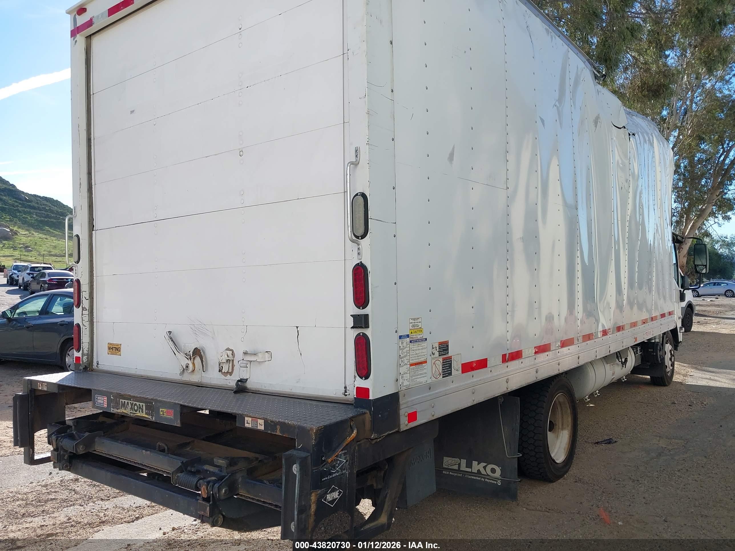 ISUZU NPR image 4