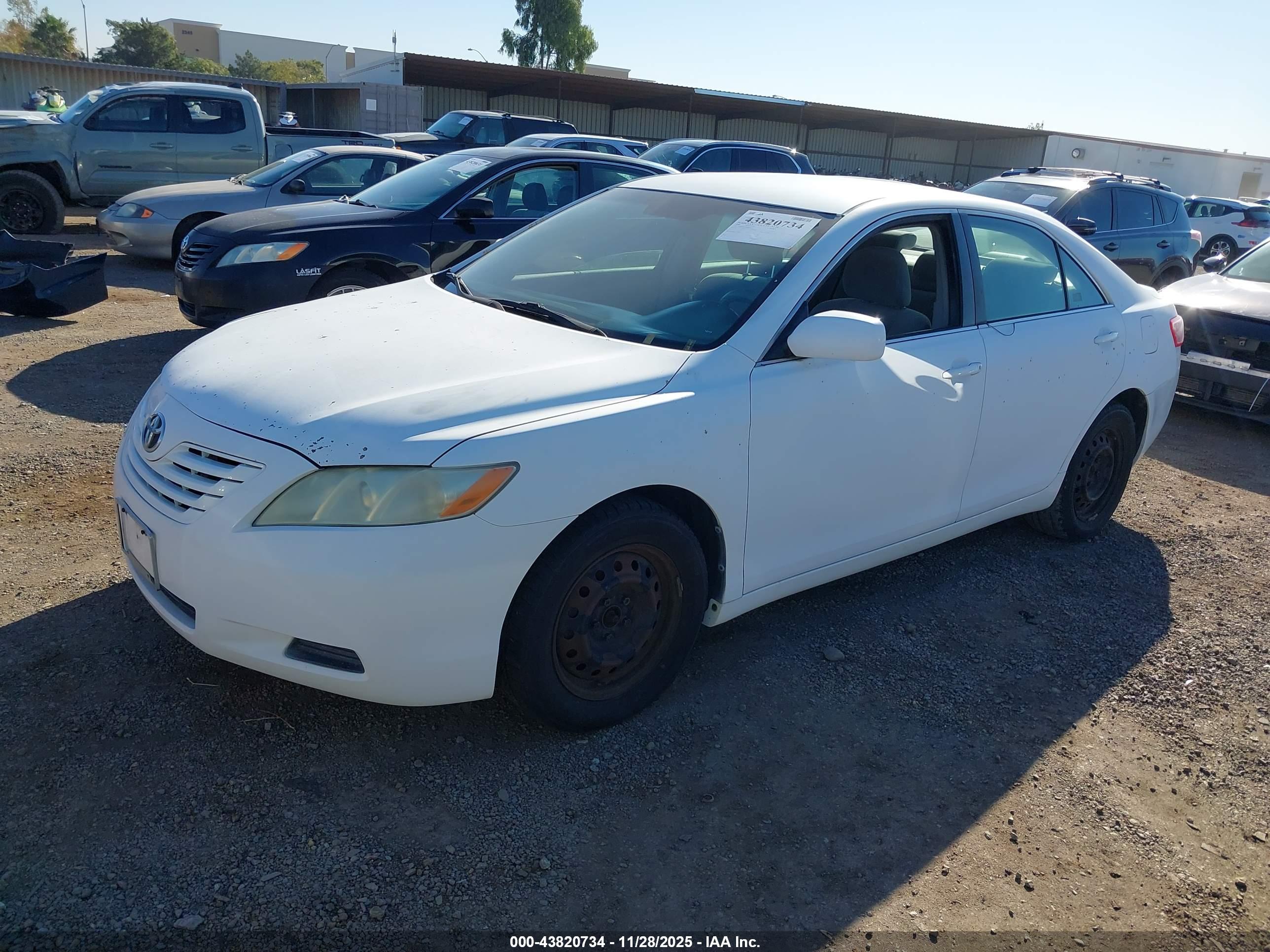 TOYOTA CAMRY image 2