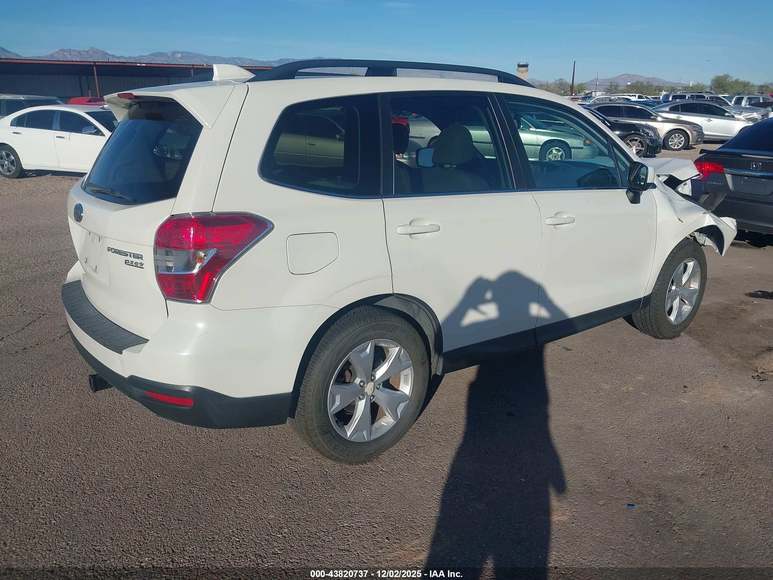 SUBARU FORESTER image 4
