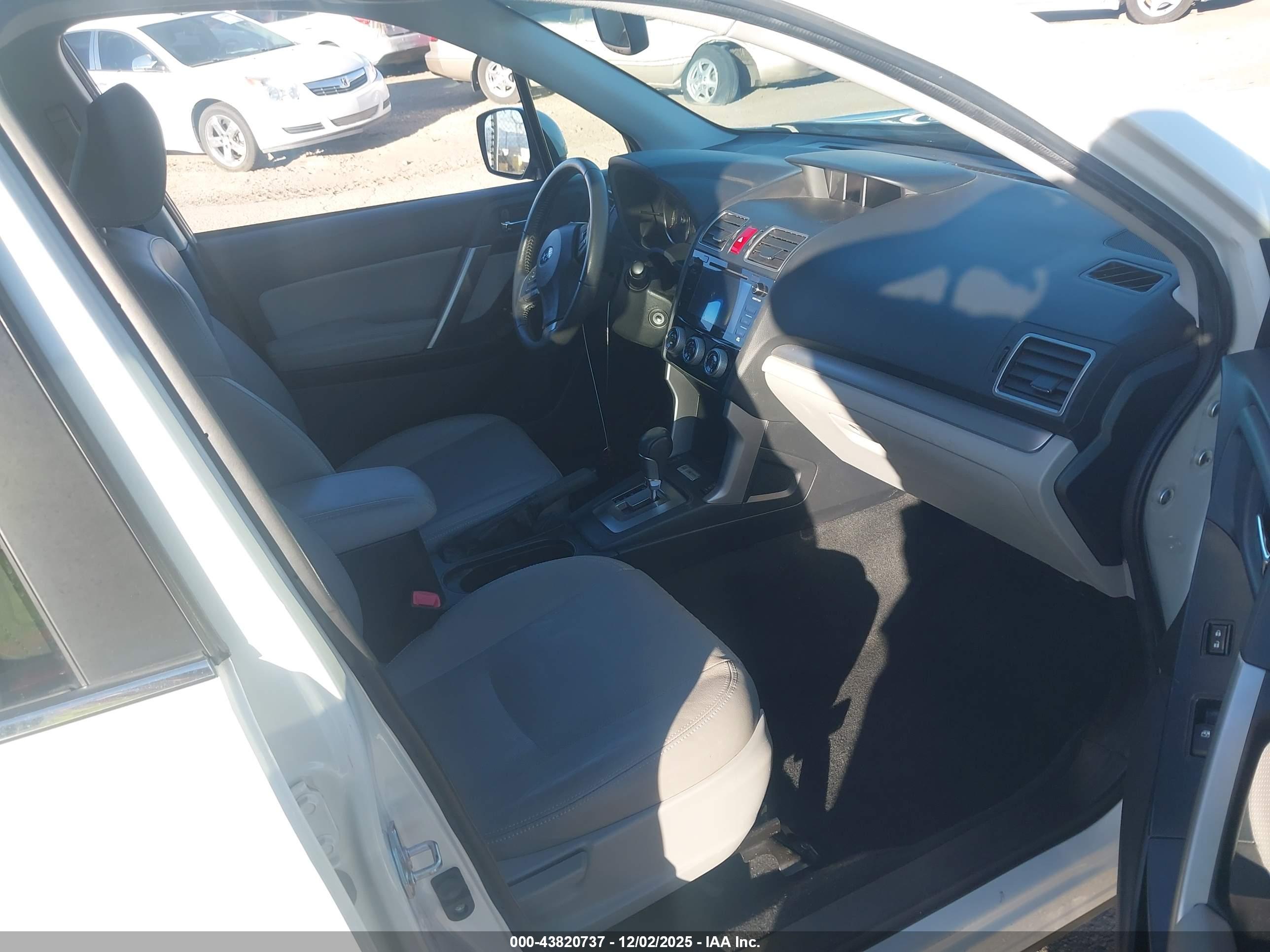 SUBARU FORESTER image 5